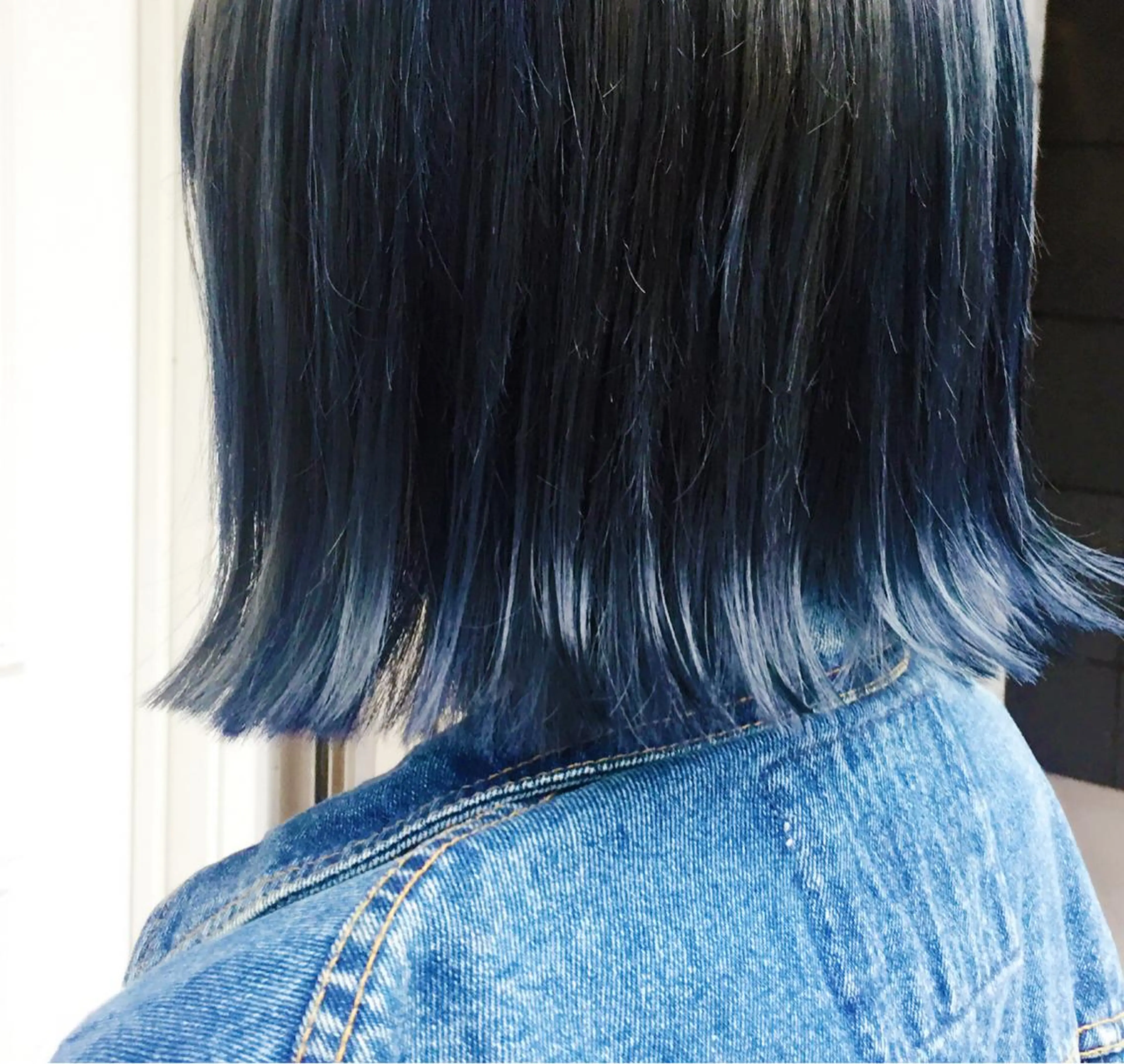 ショート カラー ブルーカラー ネイビーカラー 櫻井 愛弓のヘアスタイル