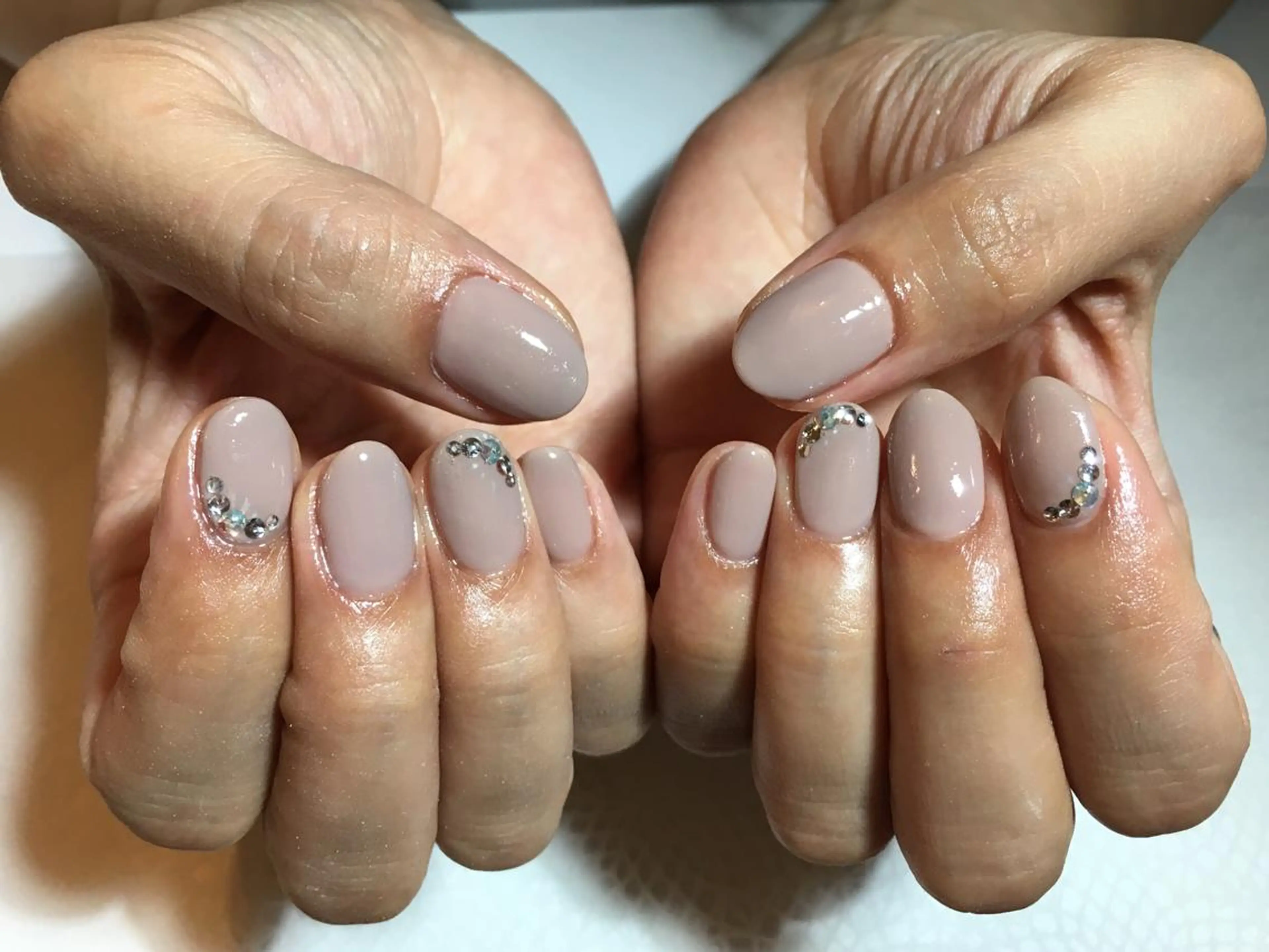 ネイル アートネイル オフィスネイル シンプルネイル ストーンネイル 古川 里美のネイルデザイン