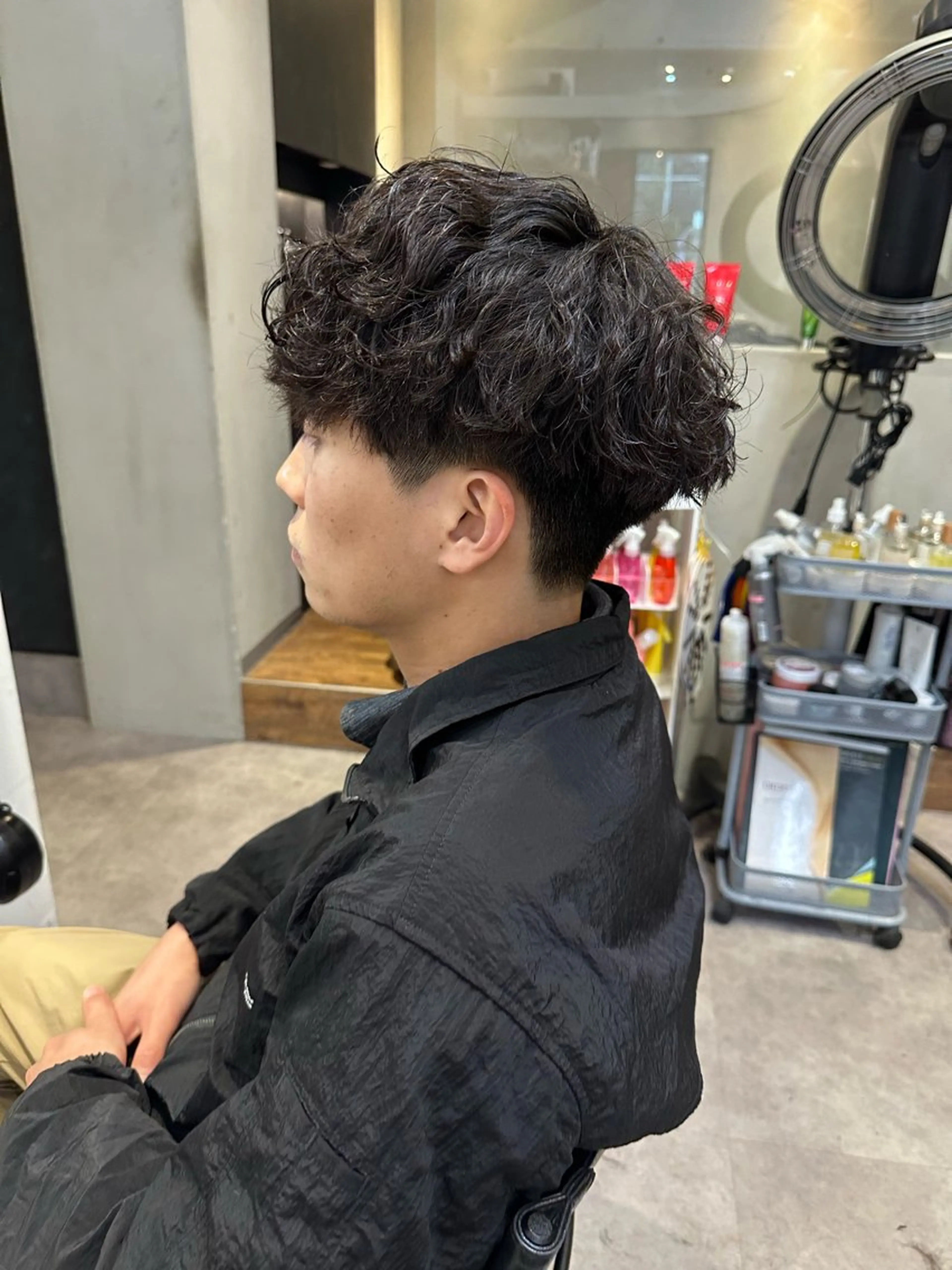 パーマ メンズ メンズブリーチ フェードカット メンズハイライト メンズパーマ ニュアンスパーマ カット パーマ 【gemini店長】 メンズ特化中野稜平のヘアスタイル