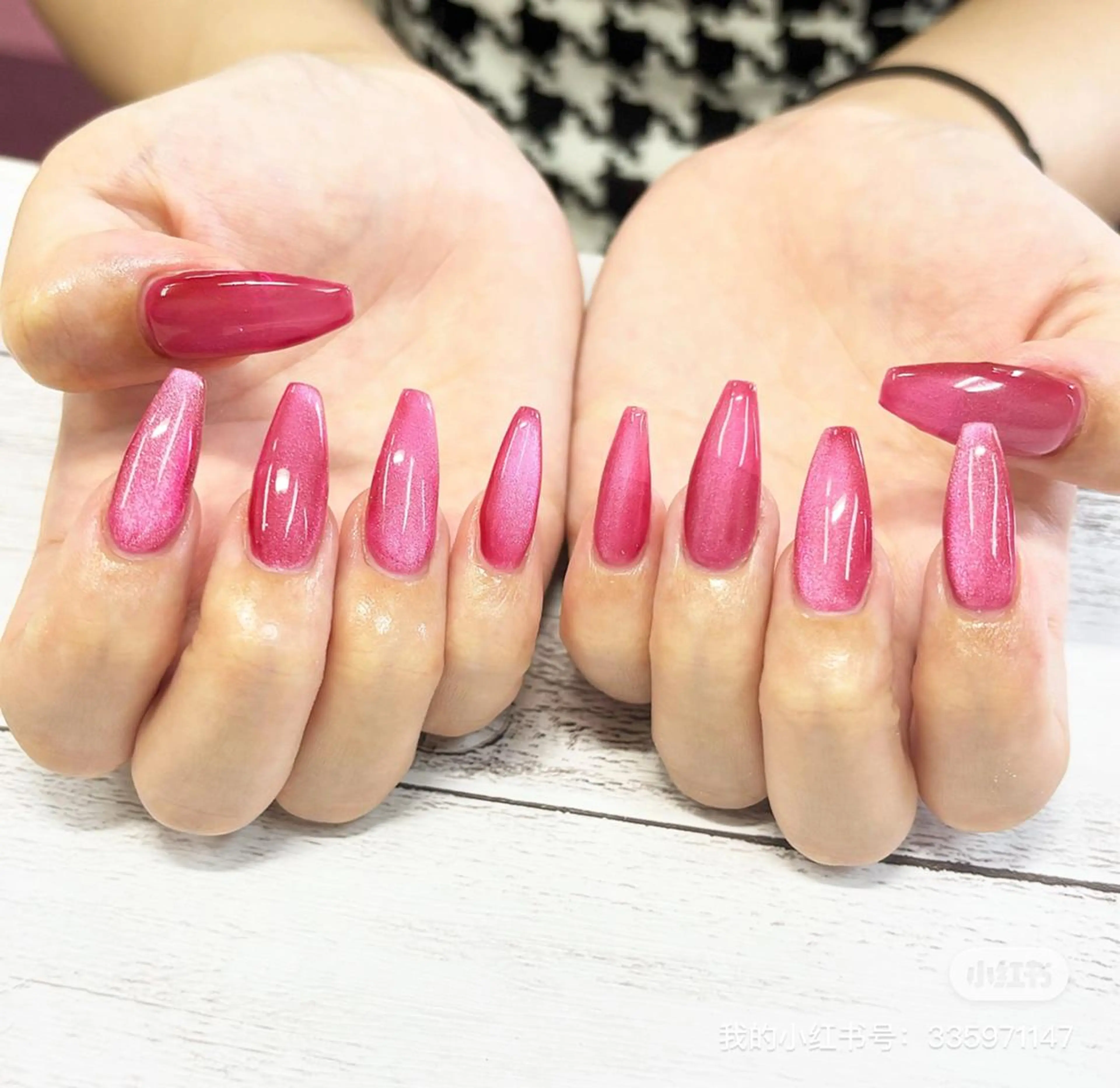 ネイル オーロラネイル チークネイル 長さ出し フットネイル フレンチネイル ハンドネイル リラネイル すみれのネイルデザイン