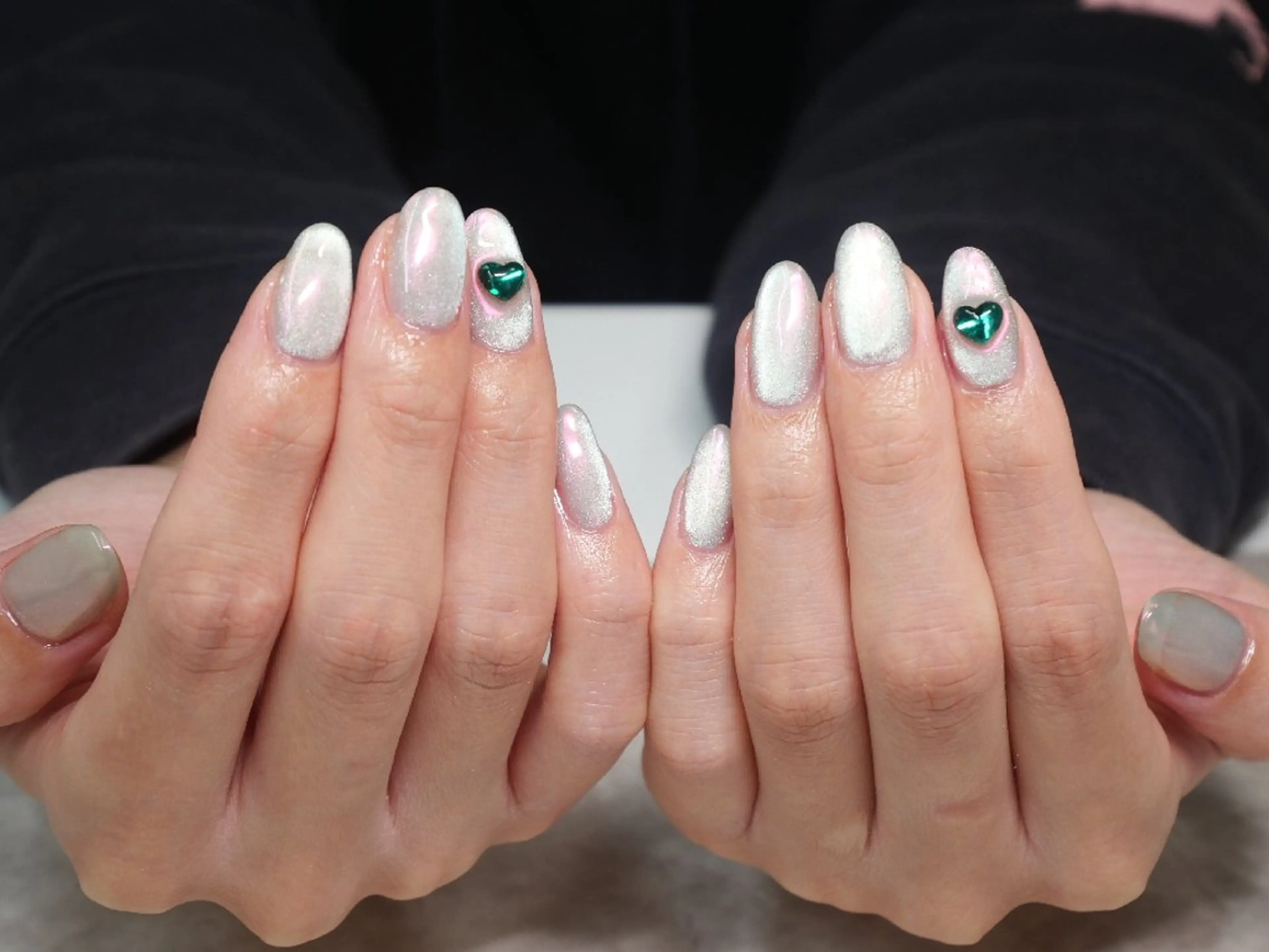 ネイル マグネットネイル マグネットワンカラー ワンカラーネイル ハンドネイル Nailsalon Graciasのネイルデザイン