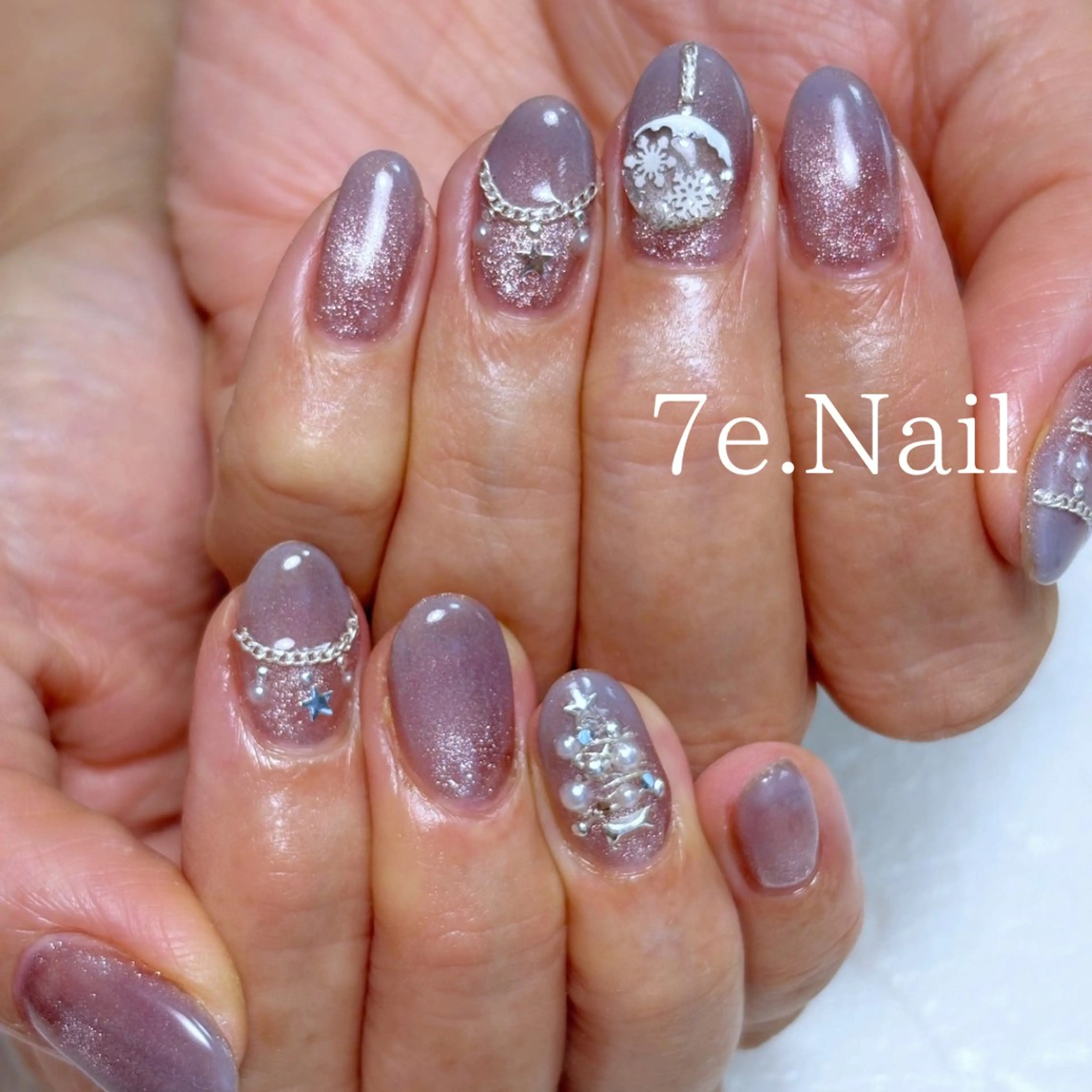 ネイル 7e. Nailのネイルデザイン