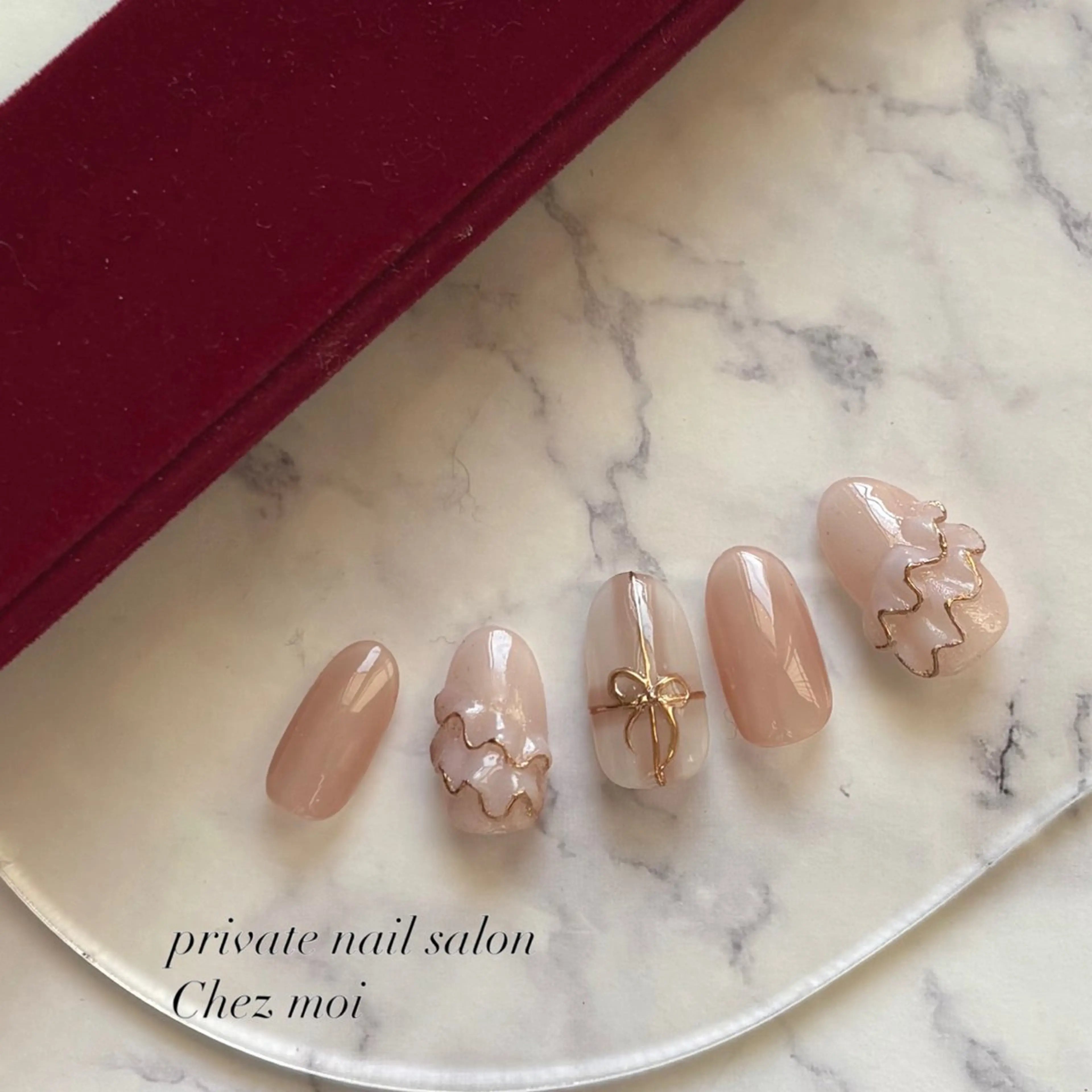 ネイル KOMINE TOMOKOのネイルデザイン