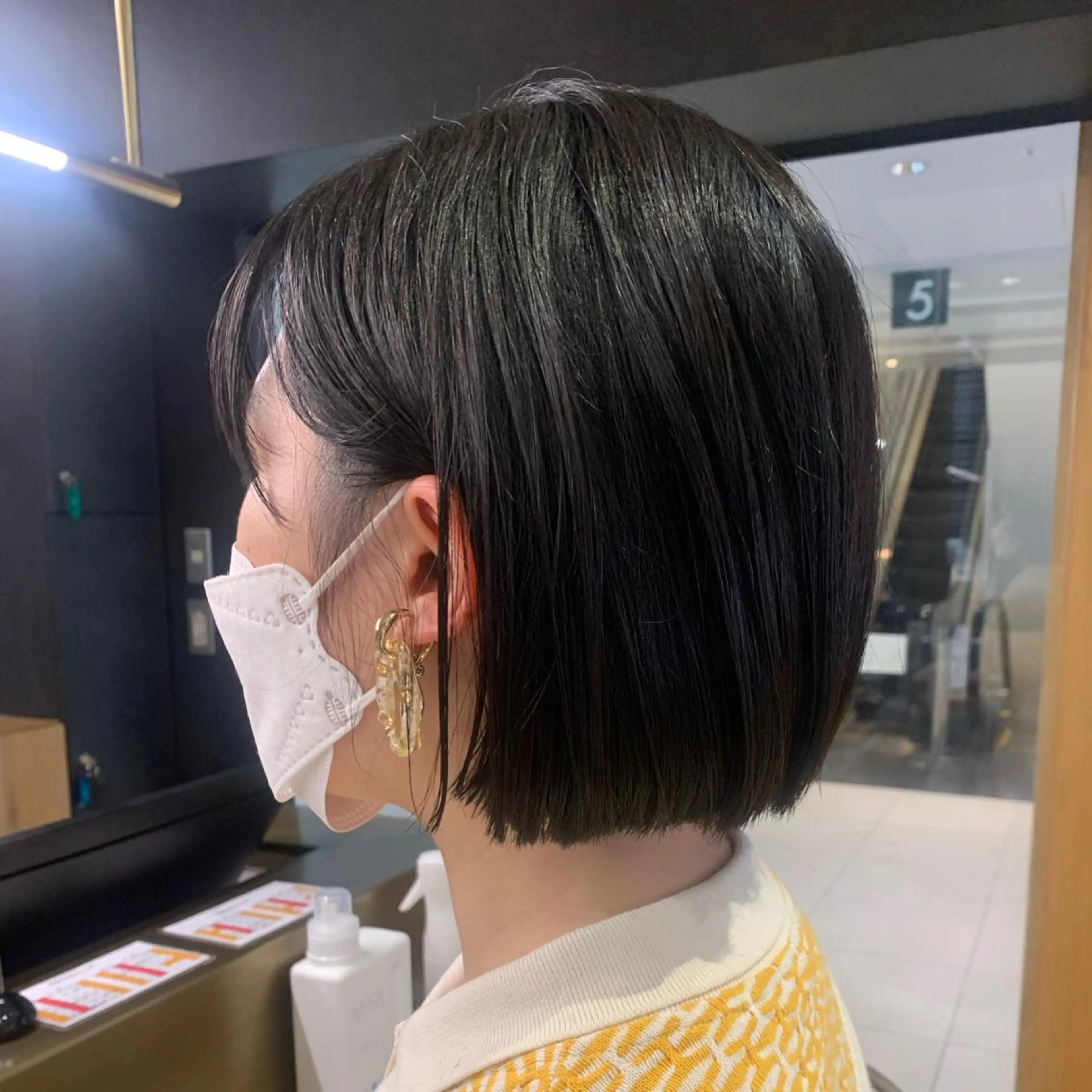 ショート ボブ くせ毛 外国人風カラー ハイライト 髪質改善 土佐 優奈のヘアスタイル
