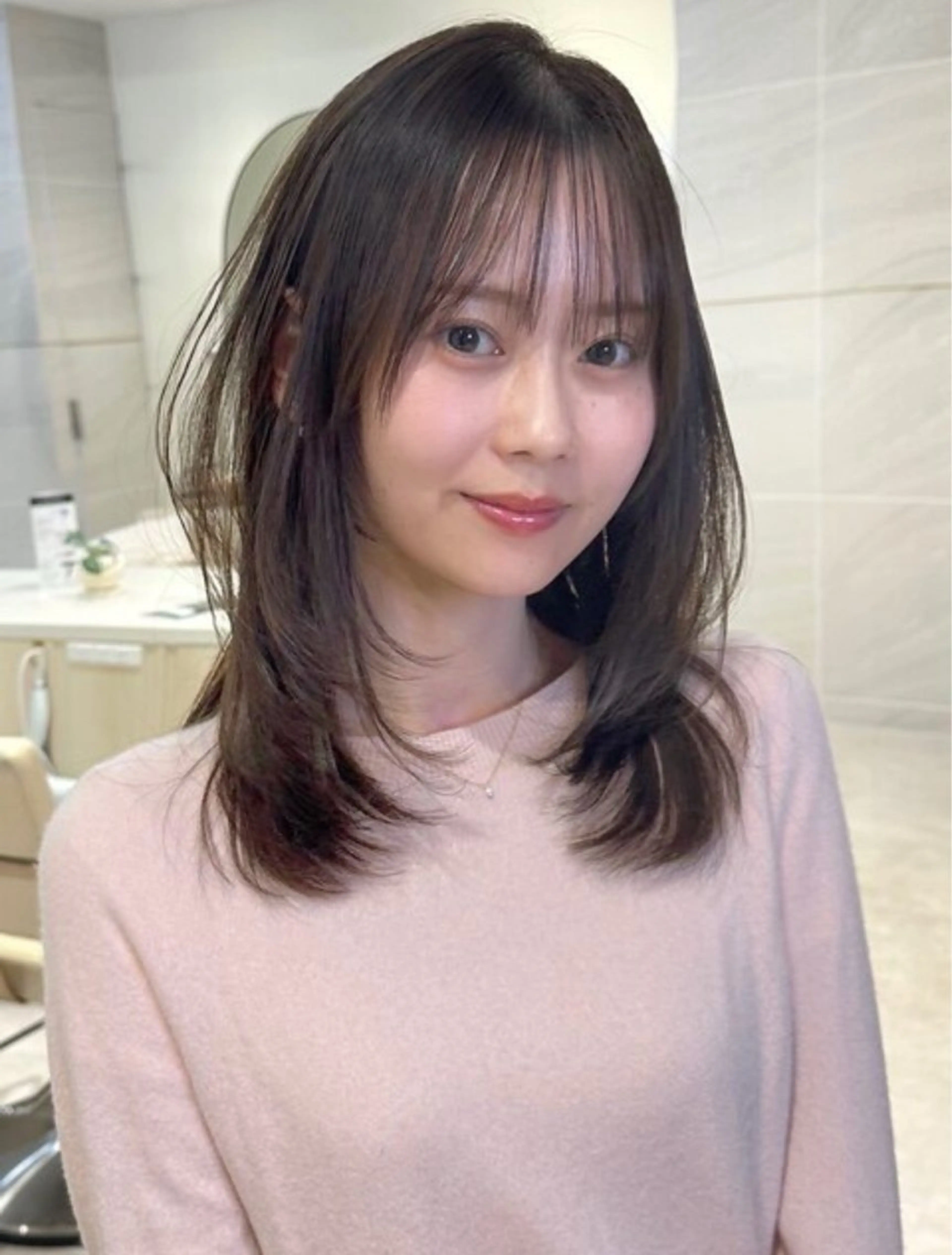 ミディアム カラー ブラウンカラー ショコラグレージュ 透明感カラー グレージュ くびれヘア カット ヘアカラー カット無料｜レイヤー カット｜韓国モテへアのヘアスタイル