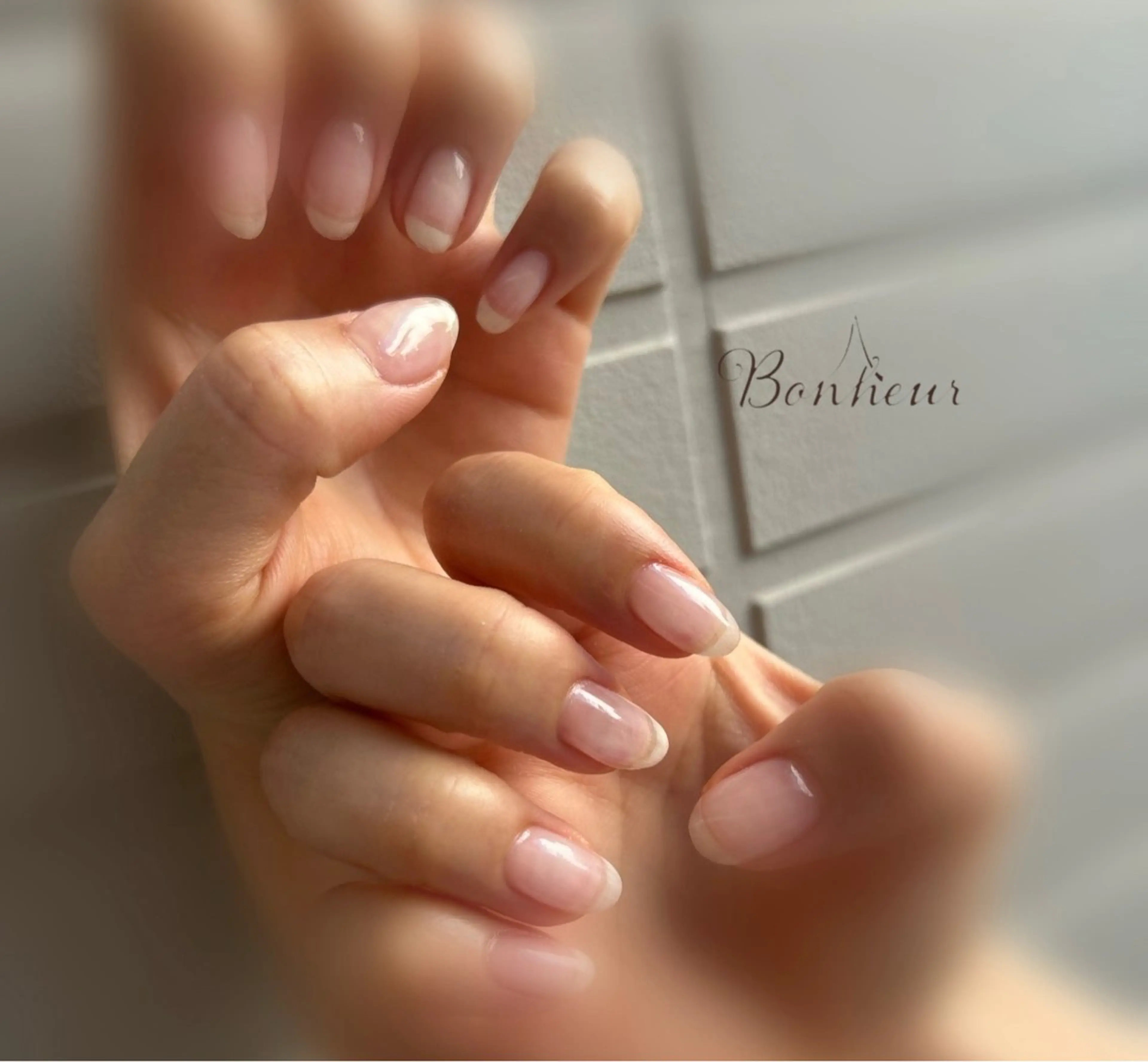 オフ込みクリアネイルの写真