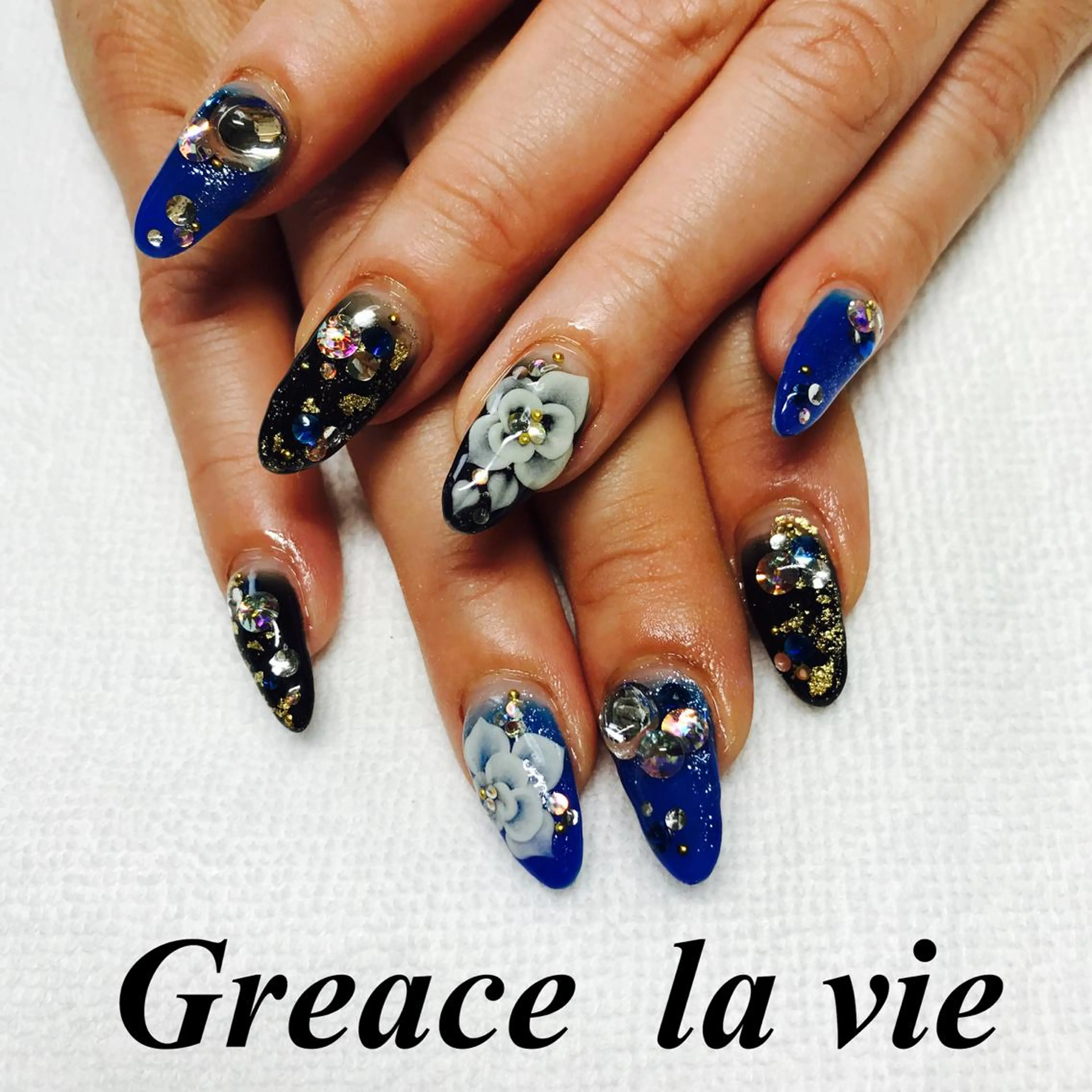 ロング カラー パーマ ヘアアレンジ キッズ ネイル マツエク・マツパ Greace la vie所属・Greace  la vieのネイルデザイン