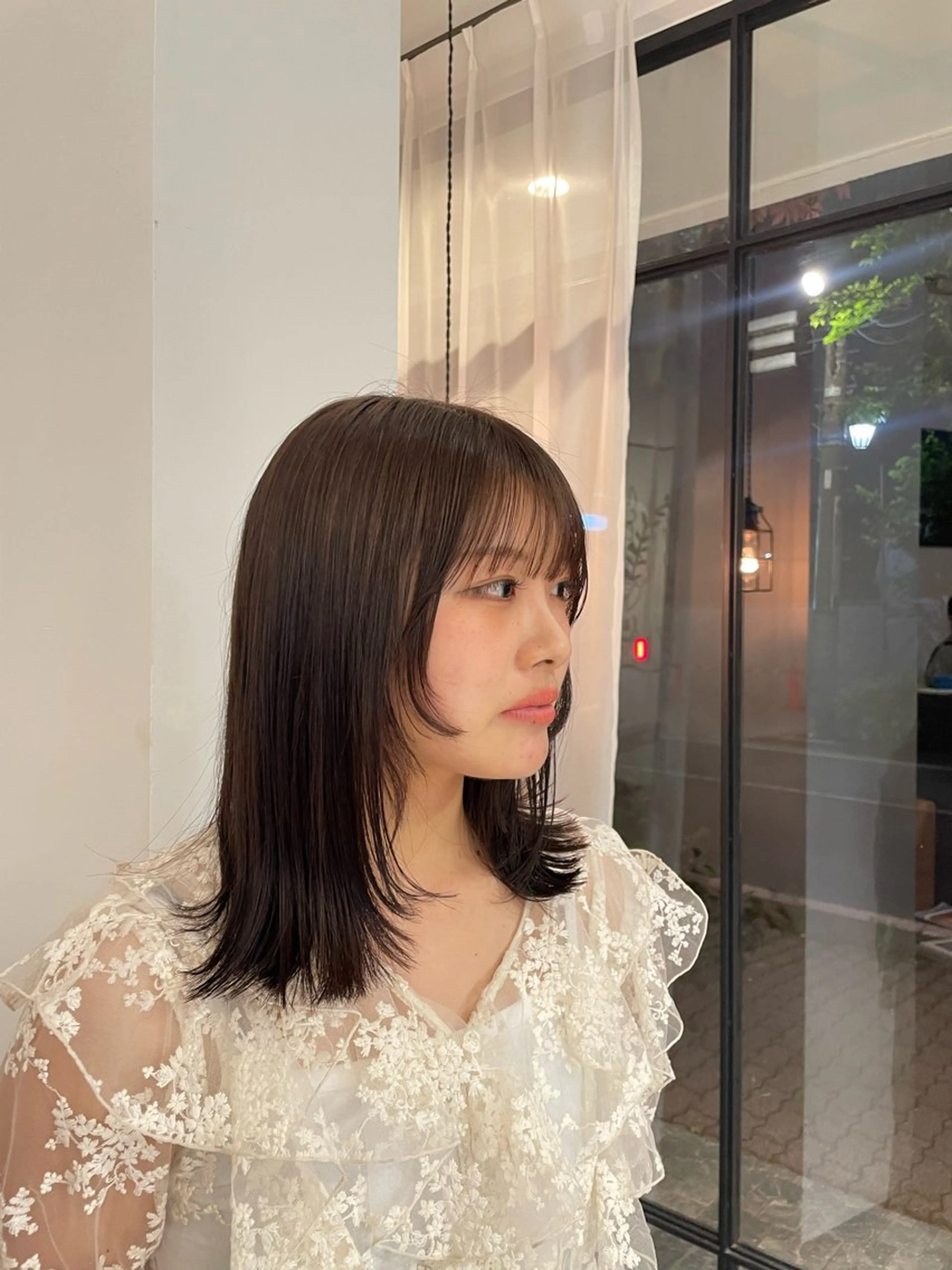 ミディアム ミディアムレイヤー 顔周りカット レイヤーカット 西野 優夏のヘアスタイル