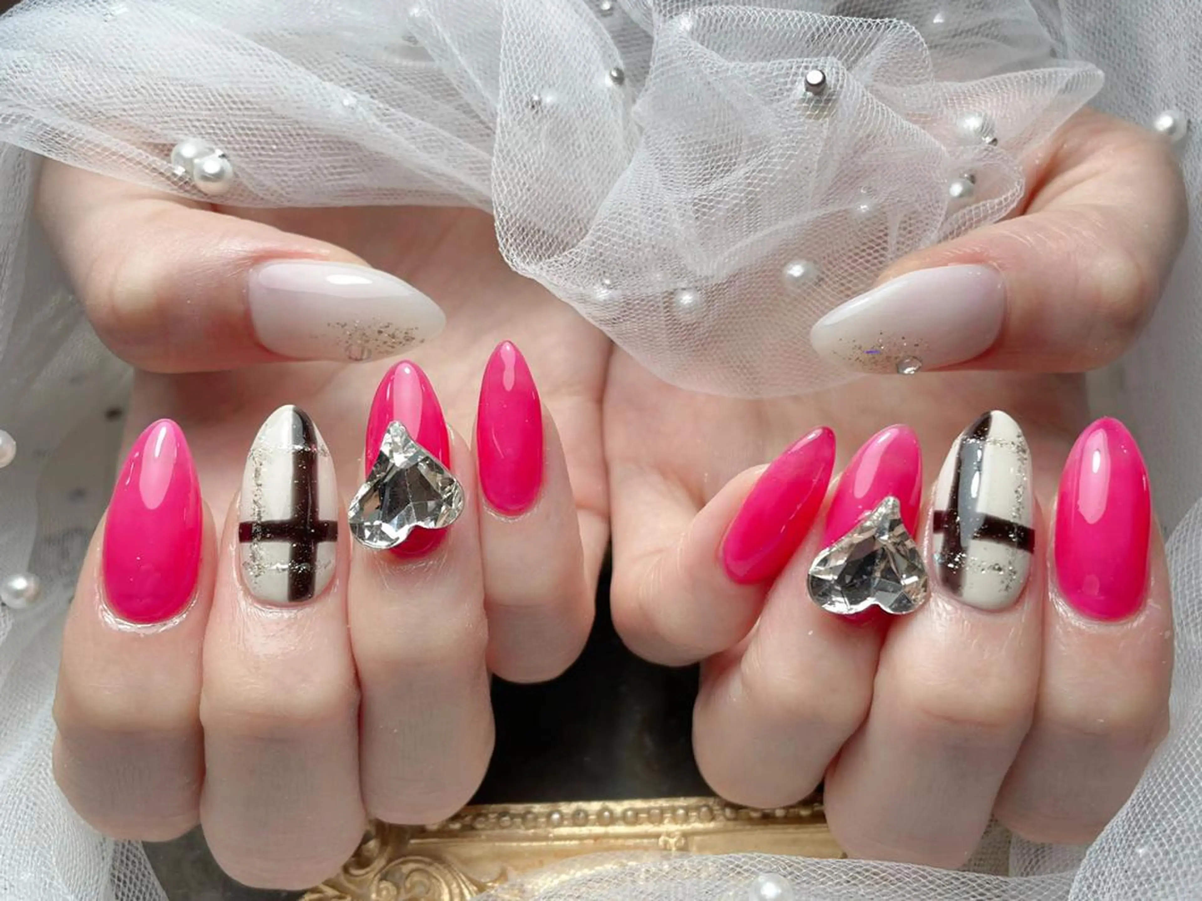 ネイル ハンドネイル マジックミラー所属・マジック ミラーのネイルデザイン