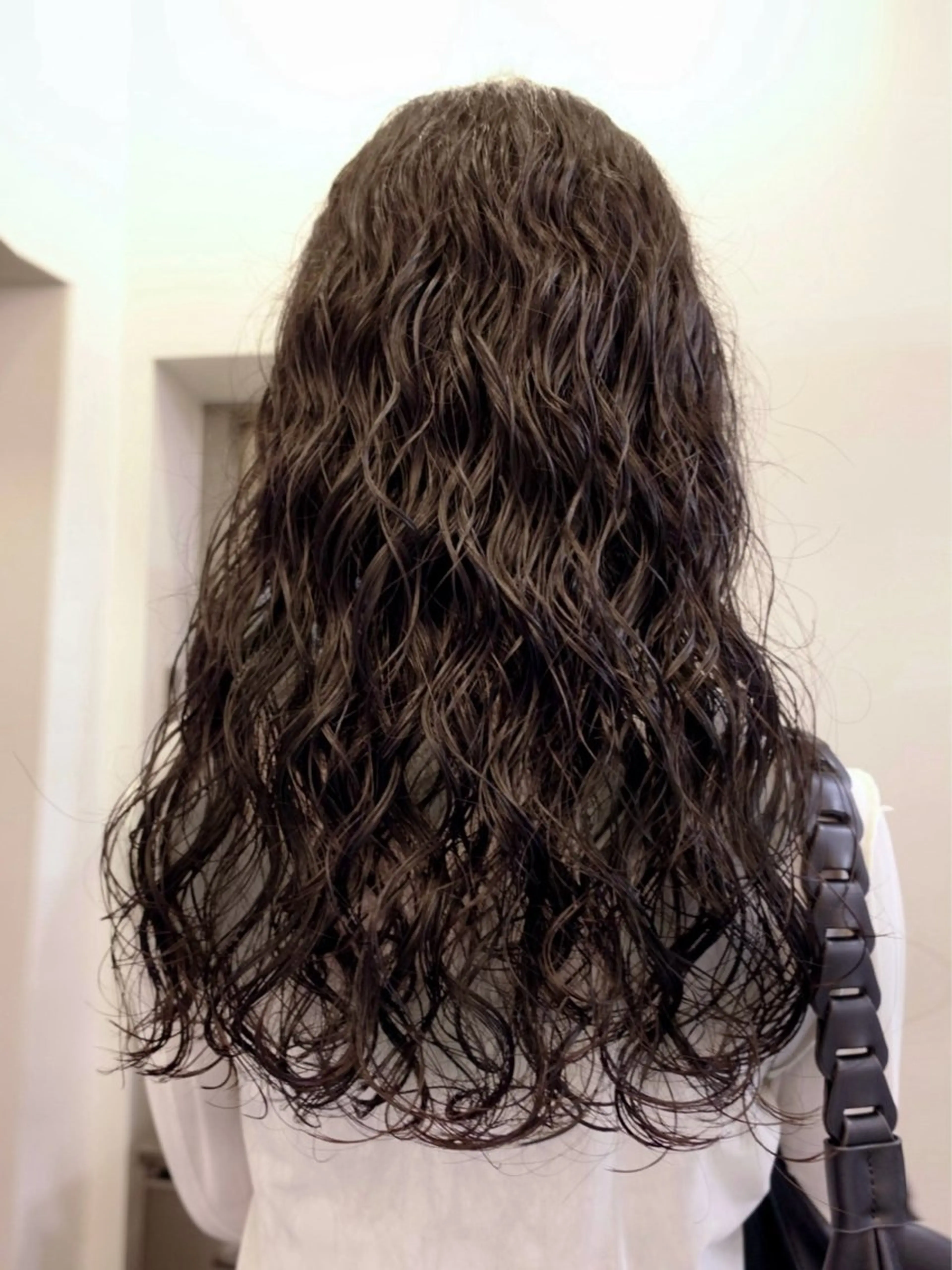 ロング パーマ ロング ヒカル/ミディアム パーマ/ロングパーマのヘアスタイル