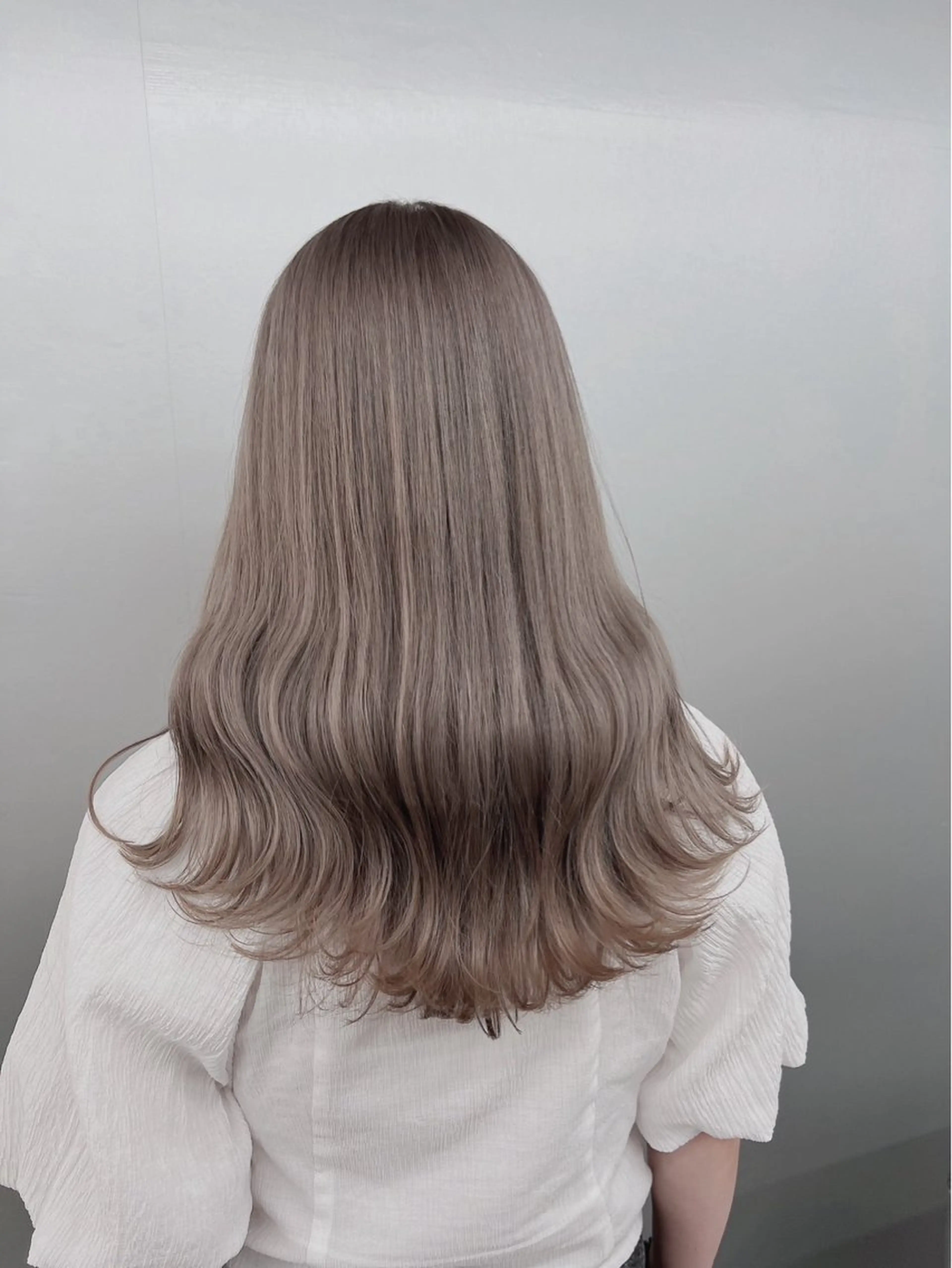 ミディアム ヘアカラー トリートメント ベージュ/グレージュ 🧸あやか/表参道のヘアスタイル