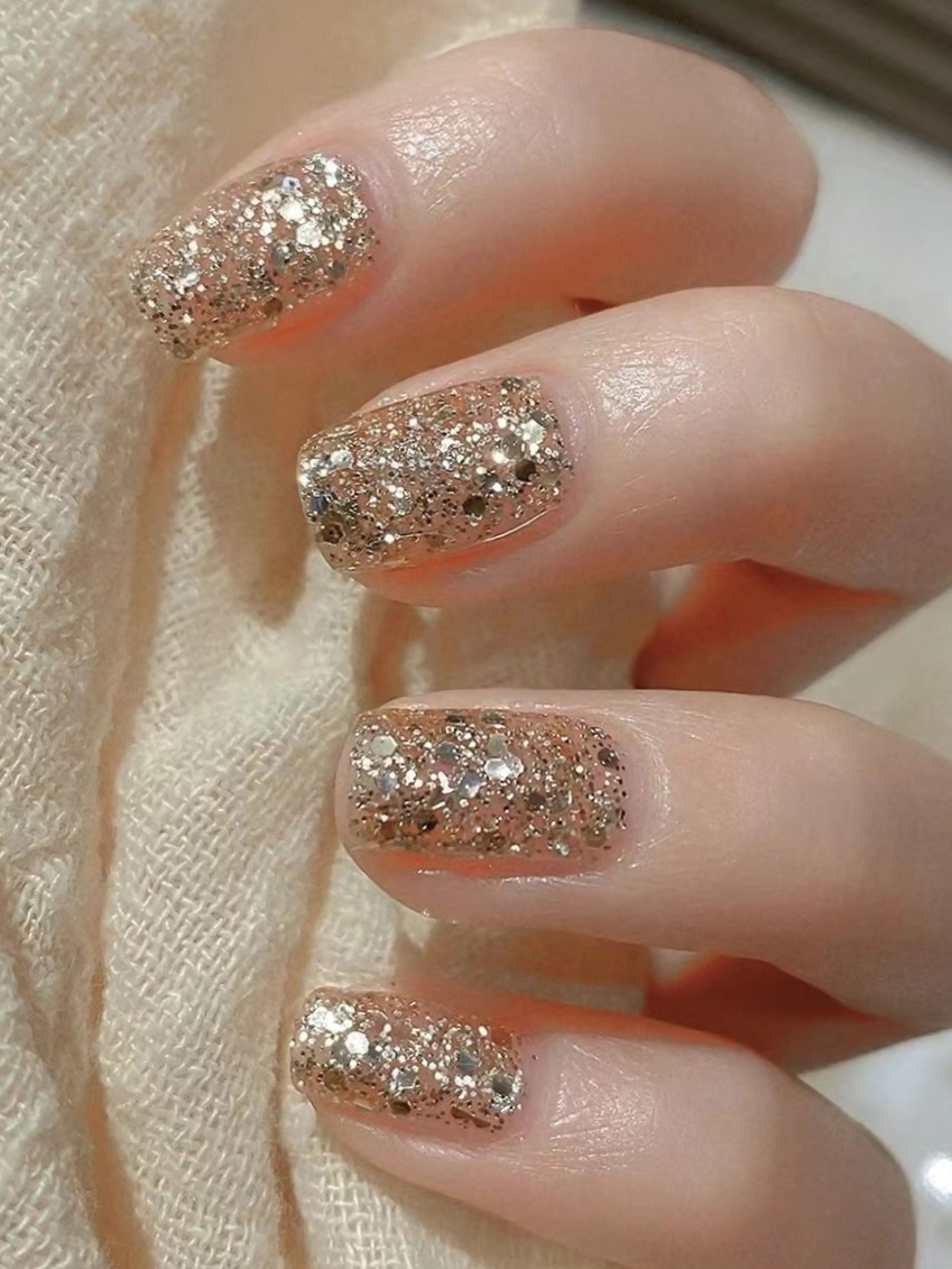 ネイル ハンドネイル フィルイン・深爪矯正 長さ出し・リラク
のネイルデザイン