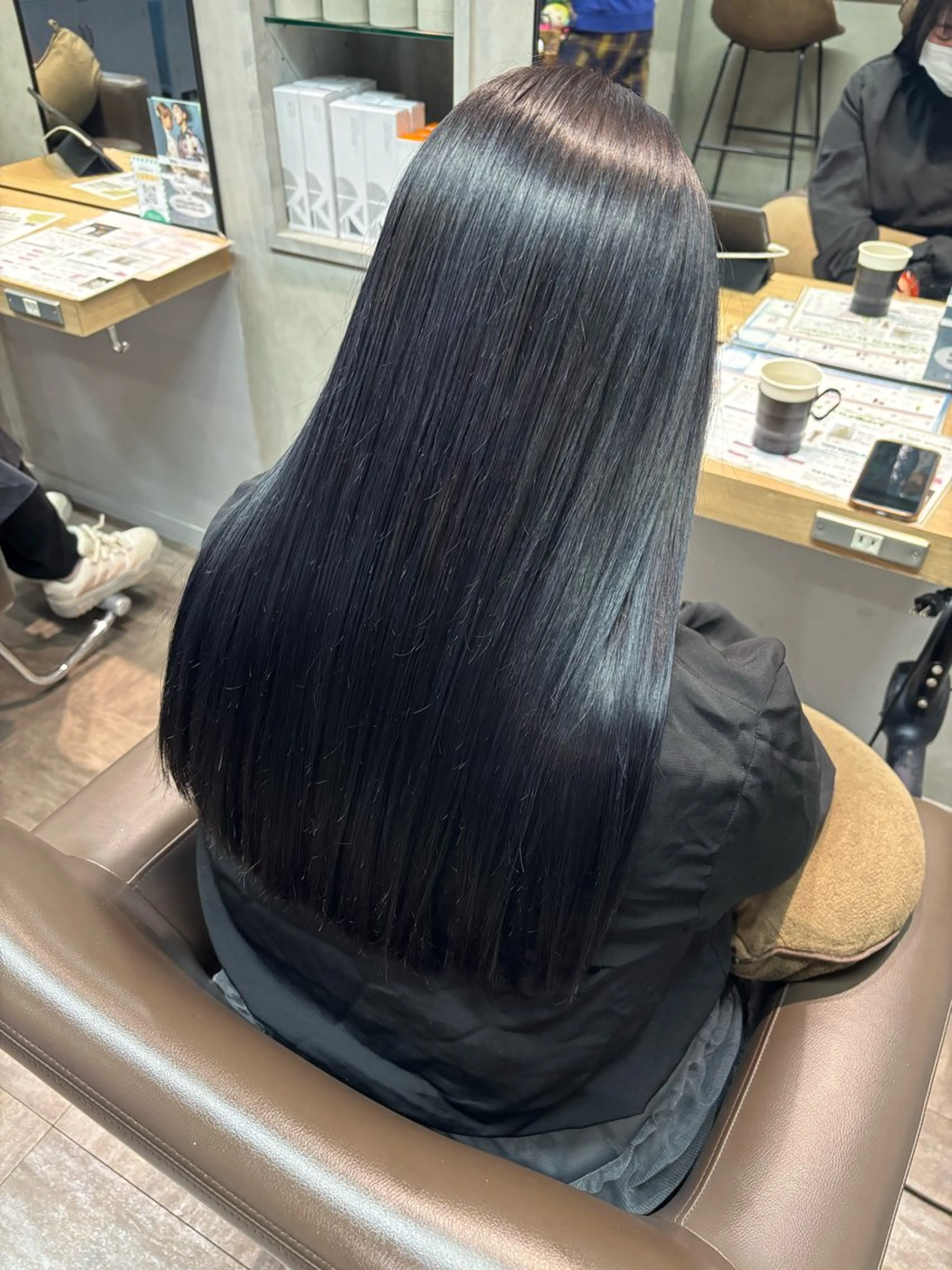 ロング 縮毛矯正 酸性ストレート 🎀縮毛矯正.暗髪 .艶髪🩶ちひろのヘアスタイル