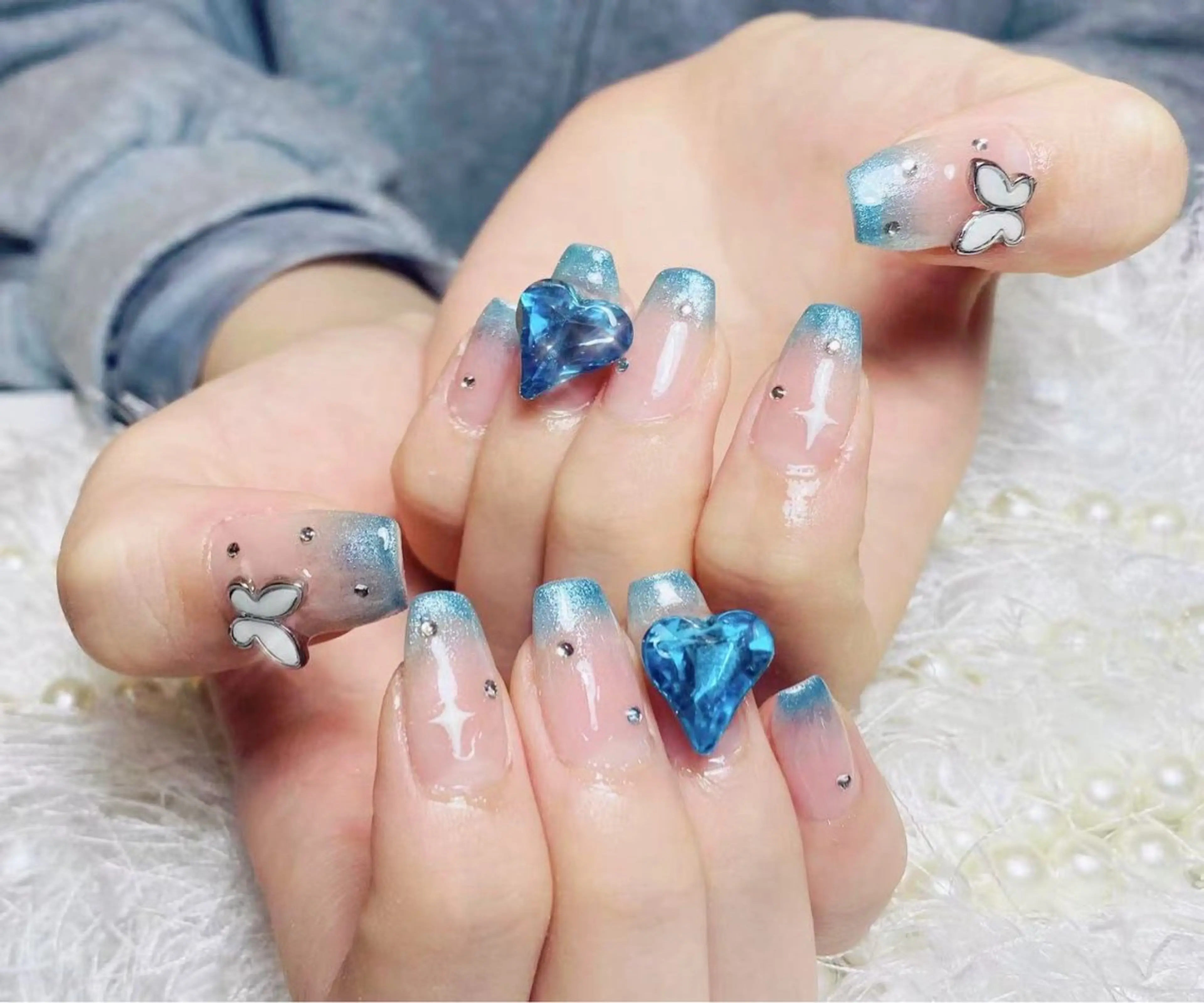 ネイル チョウ チョウのネイルデザイン