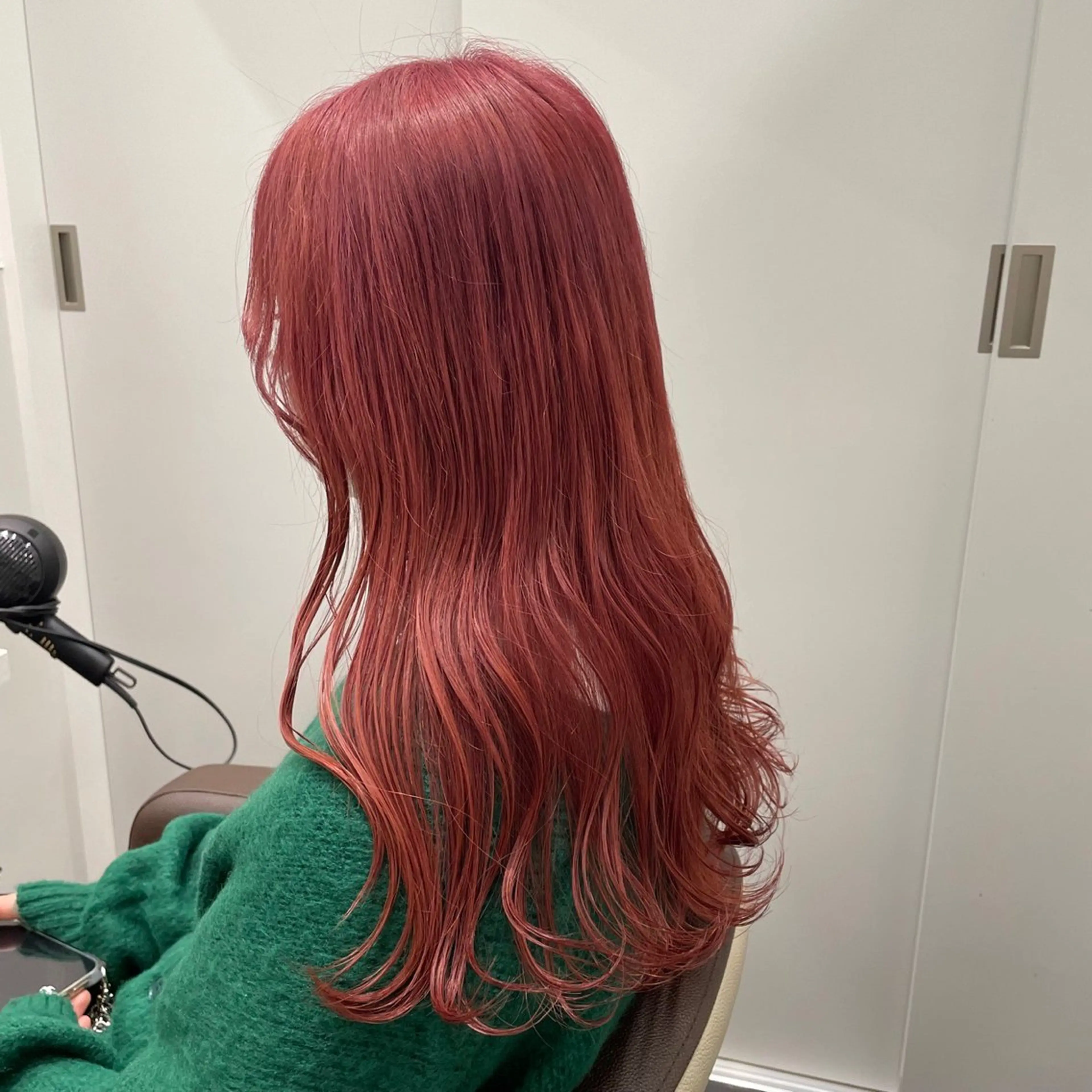 ロング カラー オレンジ オレンジレッド レッドカラー ブリーチなし🌼トレ ンド🌼似合わせのヘアスタイル