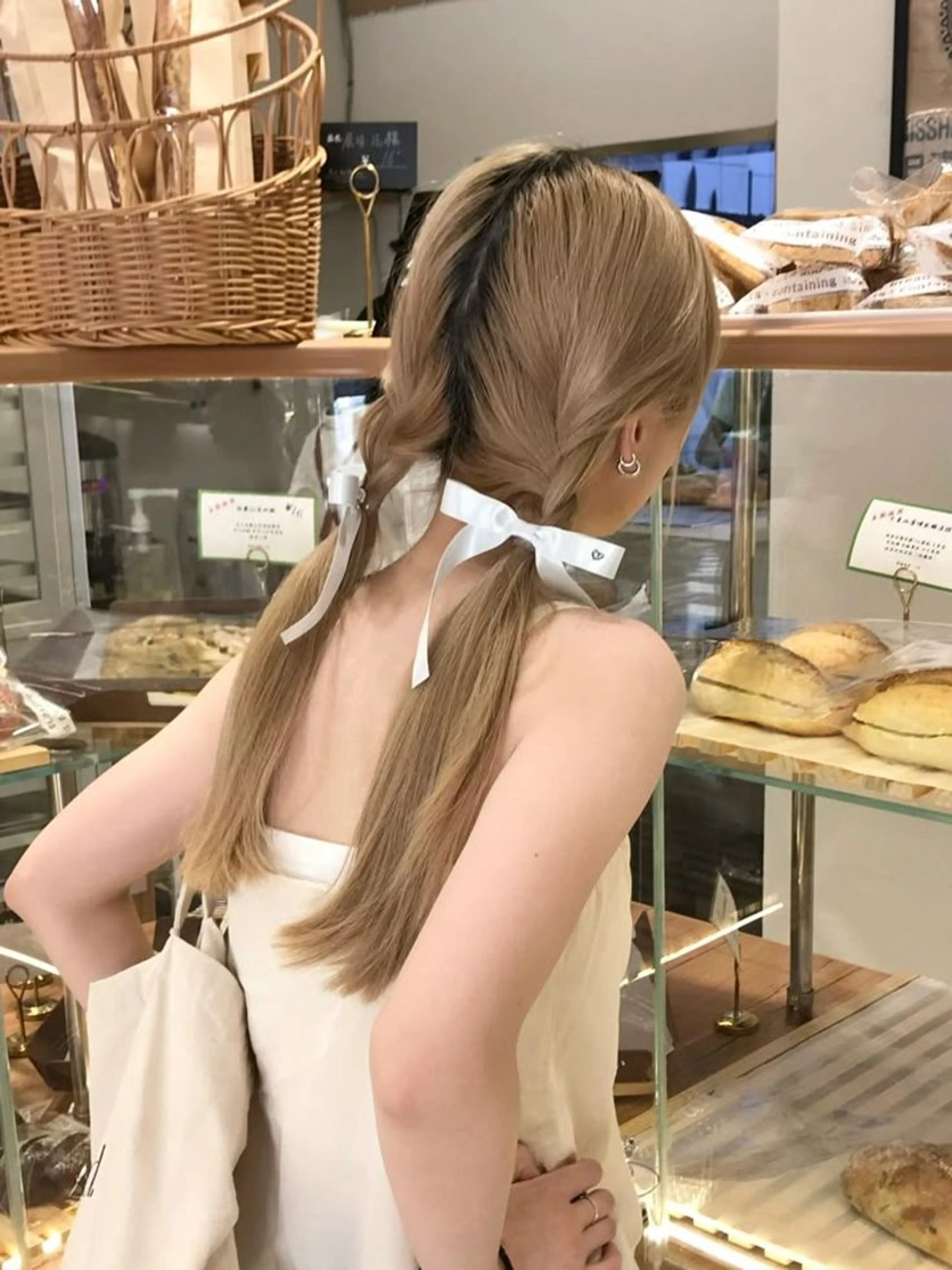 ロング ヘアアレンジ レイヤーカット/ 酸性ストレート梅田のヘアスタイル