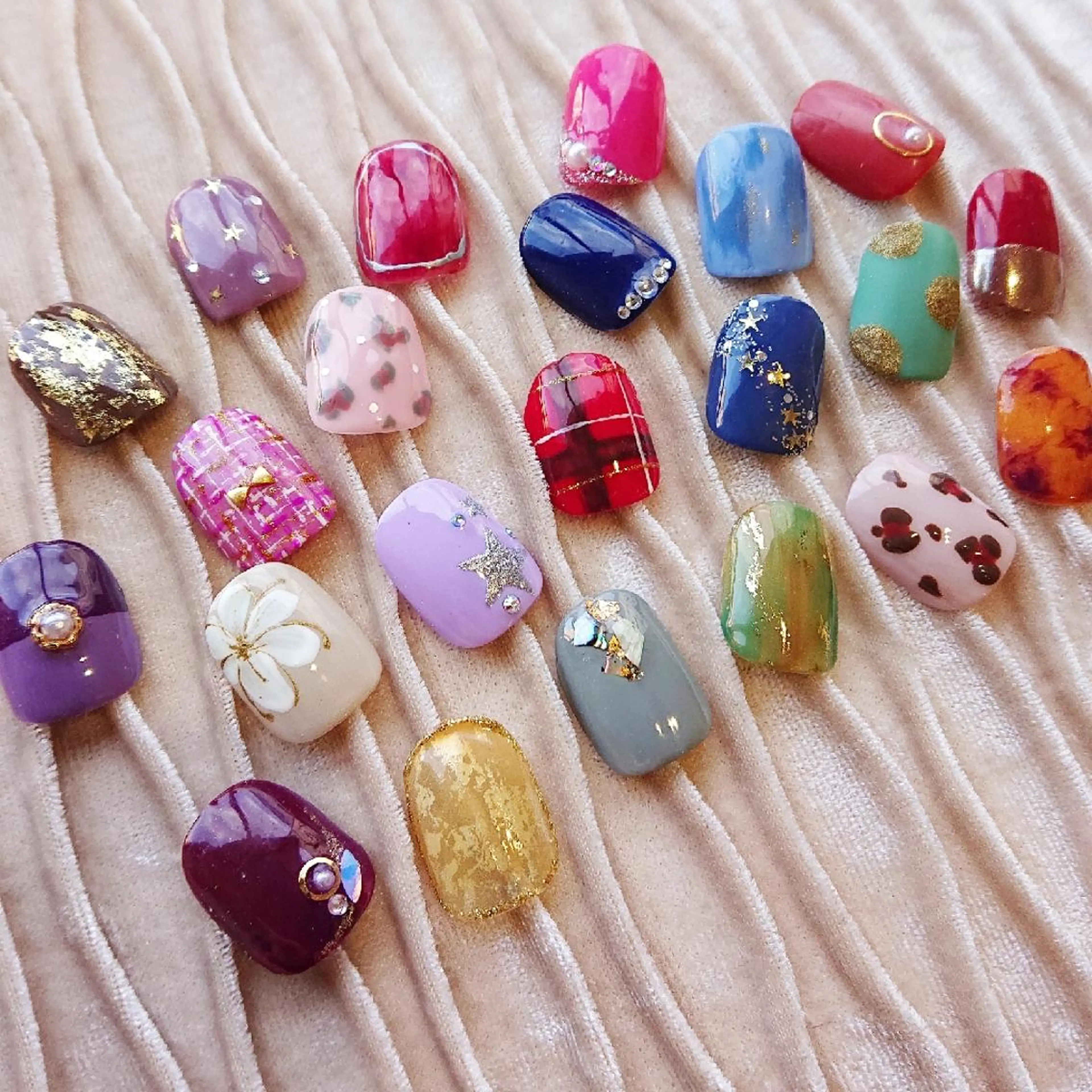 ネイル みー shakushiroのネイルデザイン