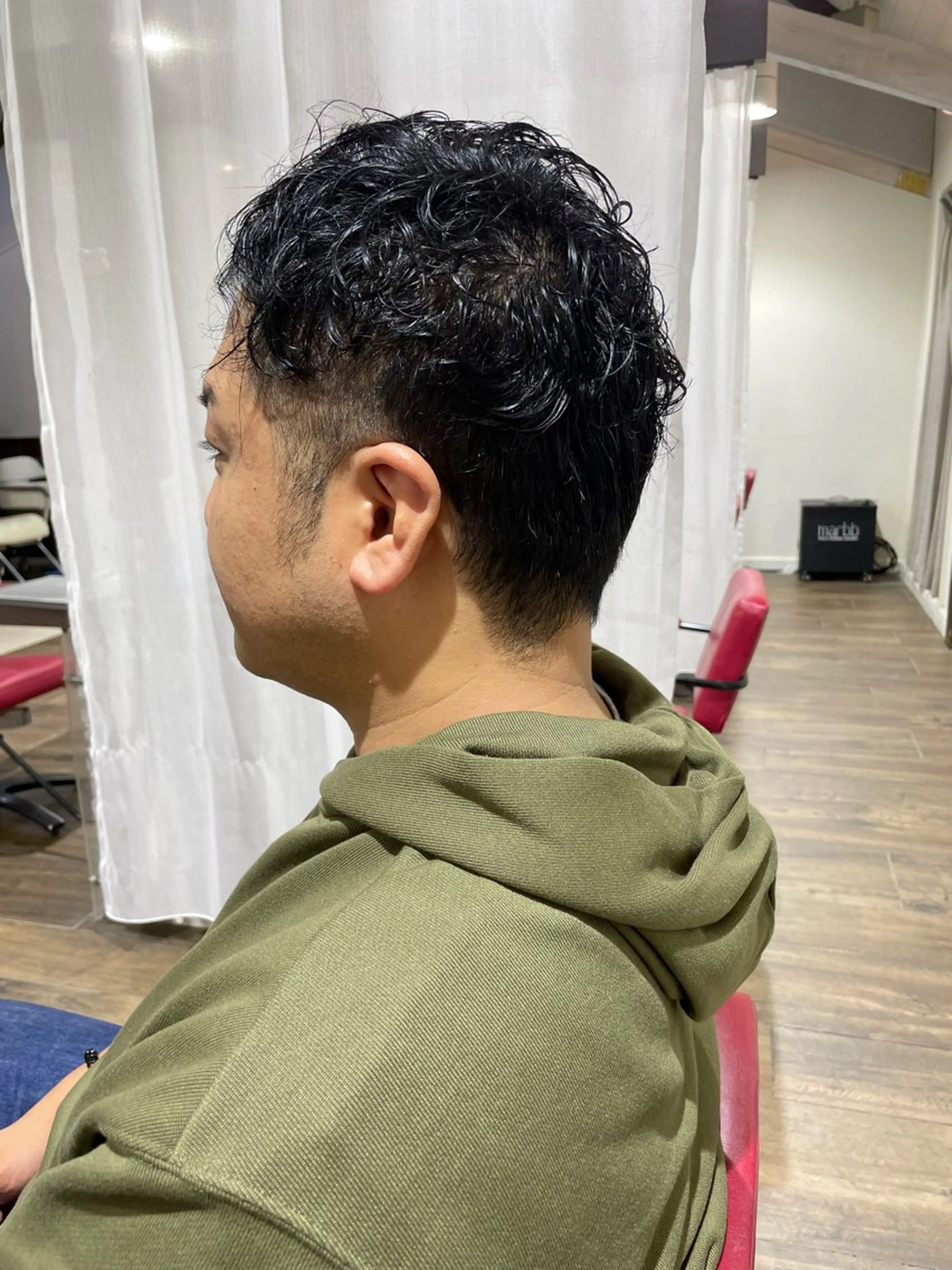 パーマ メンズ 兼松 美香のヘアスタイル