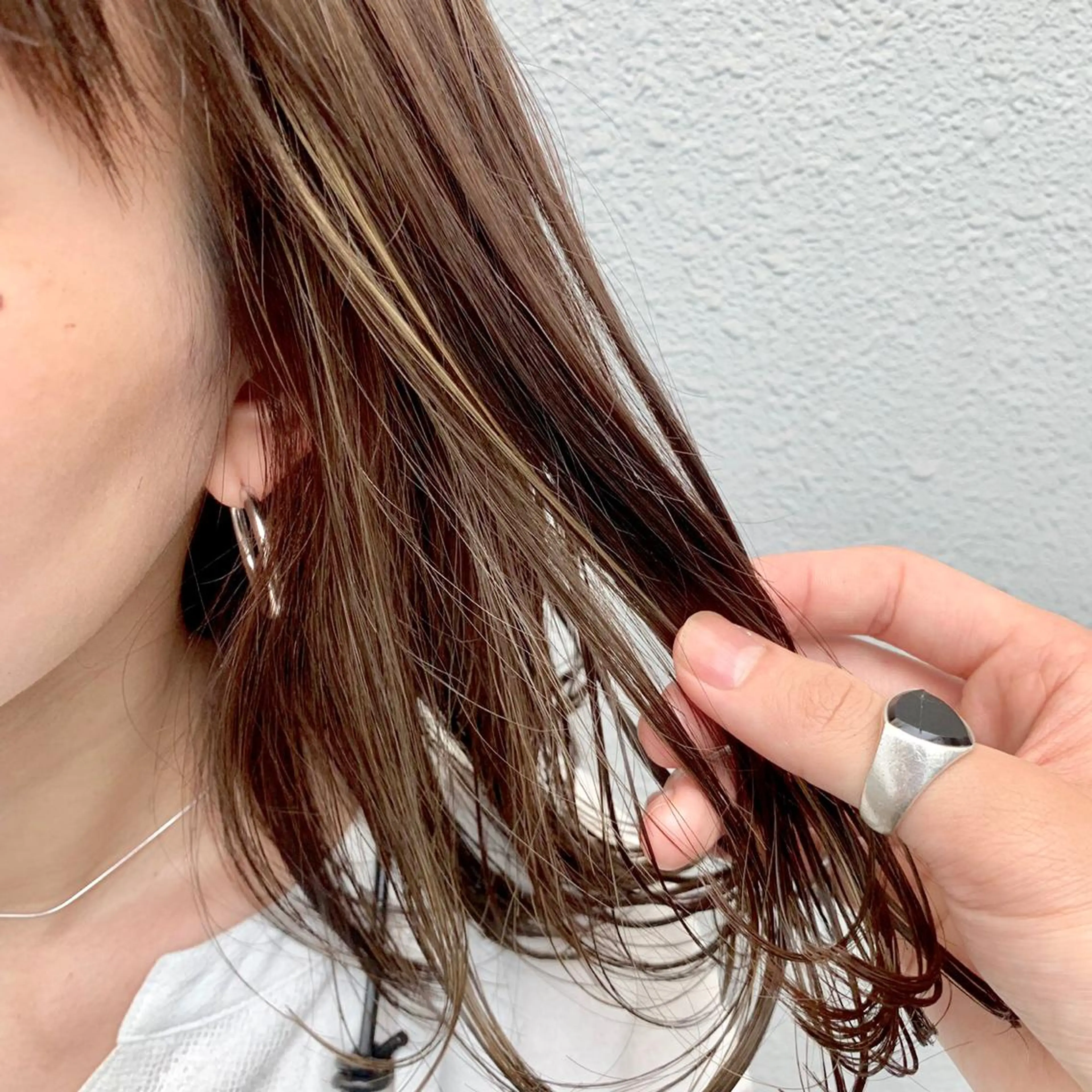ミディアム カラー ヤスドミ ケイスケのヘアスタイル
