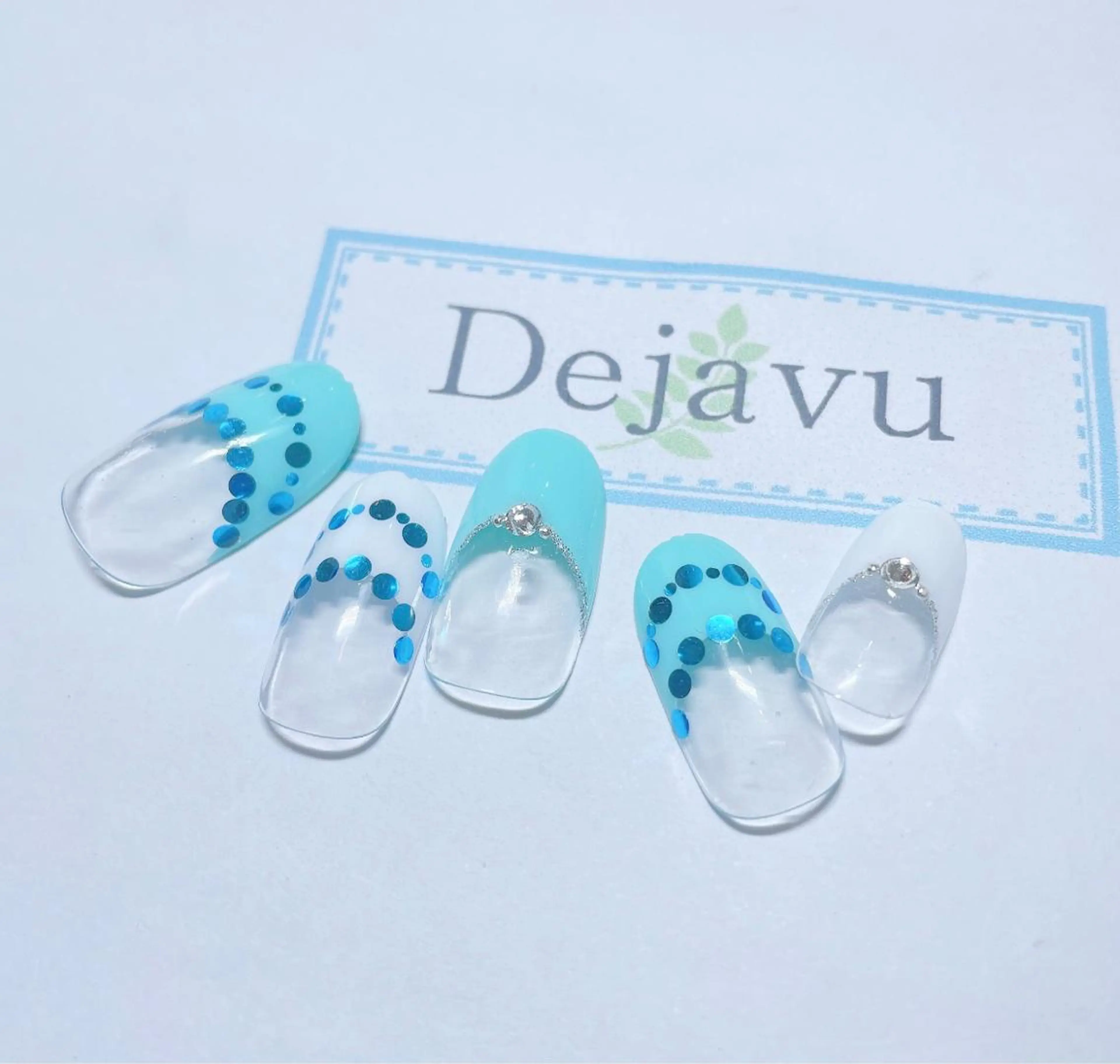 ネイル アートネイル ドット フレンチネイル 逆フレンチ ハンドネイル Nail salon Dejavu 🌿のネイルデザイン