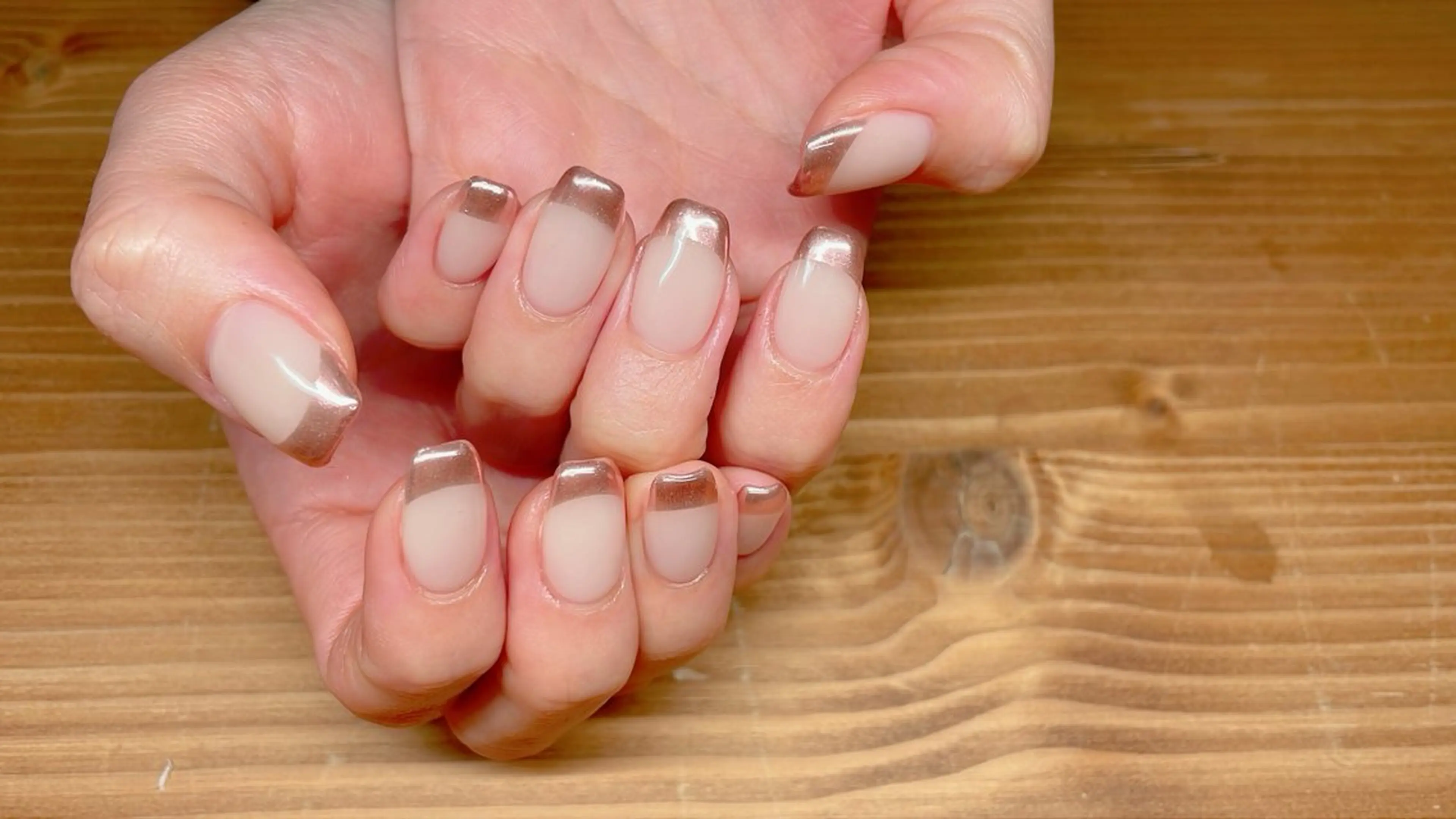 ネイル オーロラネイル 桜ネイル フラッシュネイル フラワーネイル ジェルネイル nailroom OHANA🌴のネイルデザイン