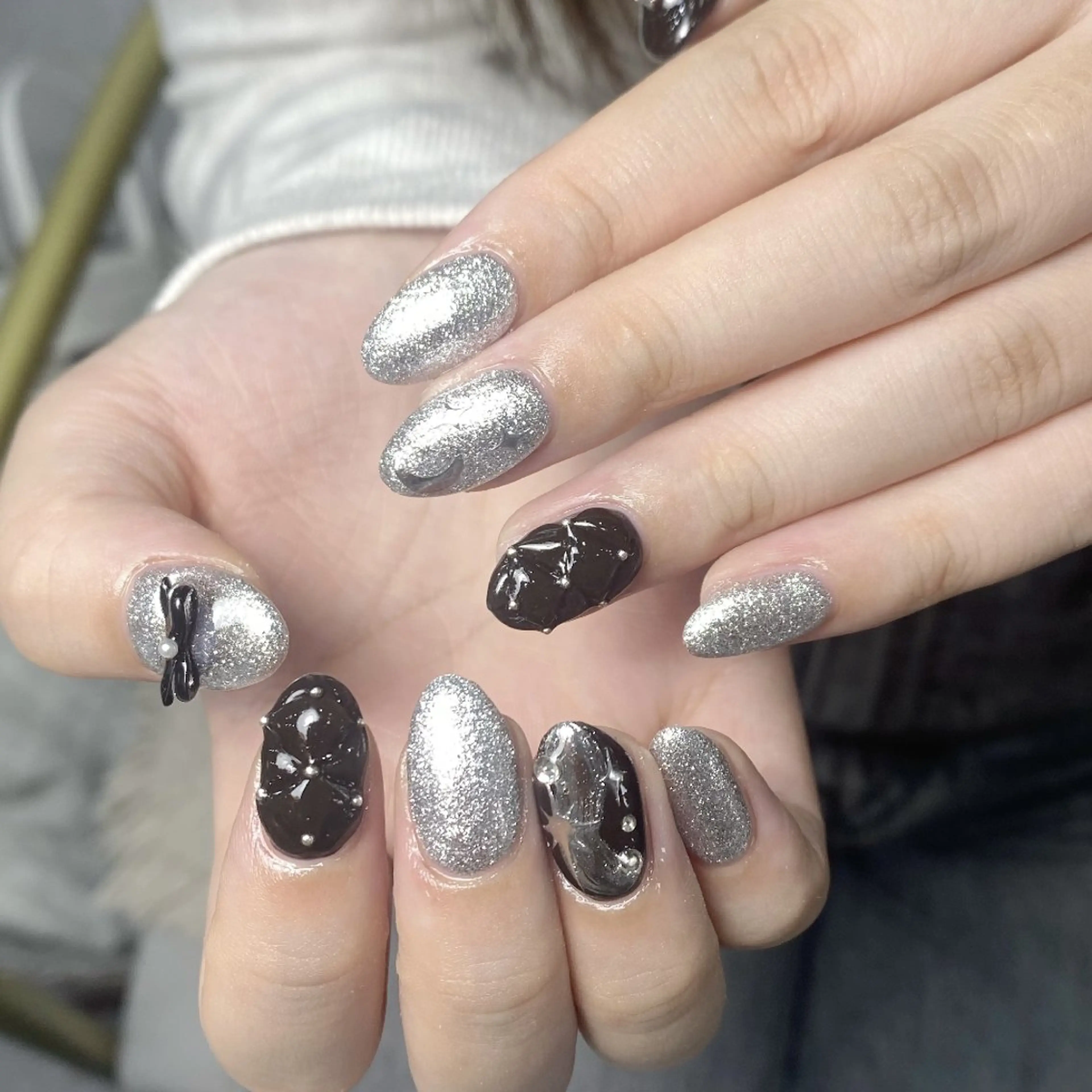 ネイル チークネイル フレンチネイル ジェルネイル ガラスフレンチ キラキラネイル ハンドネイル UM Nail Salonのネイルデザイン