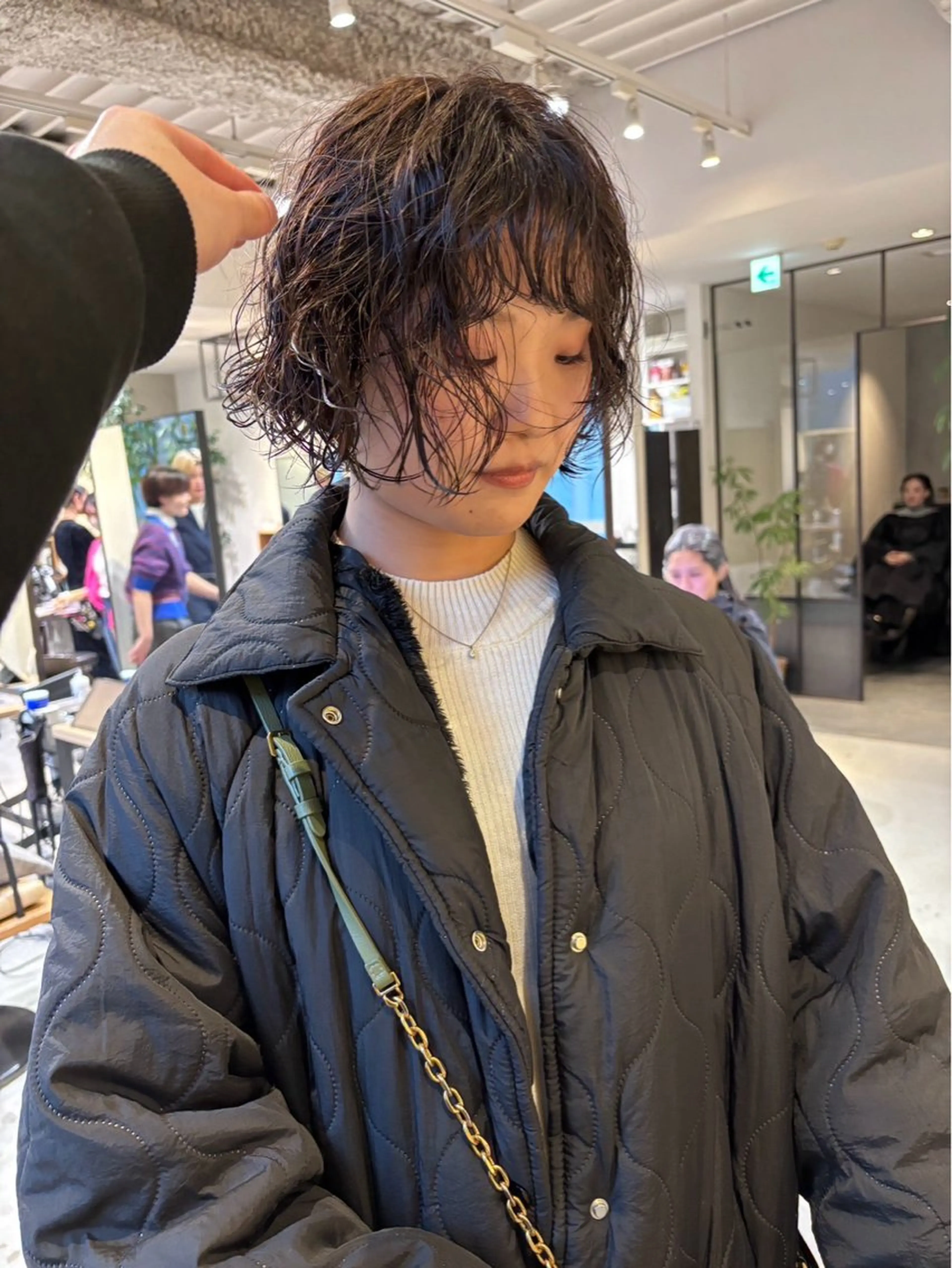ミディアム パーマ -みつま はるな-のヘアスタイル