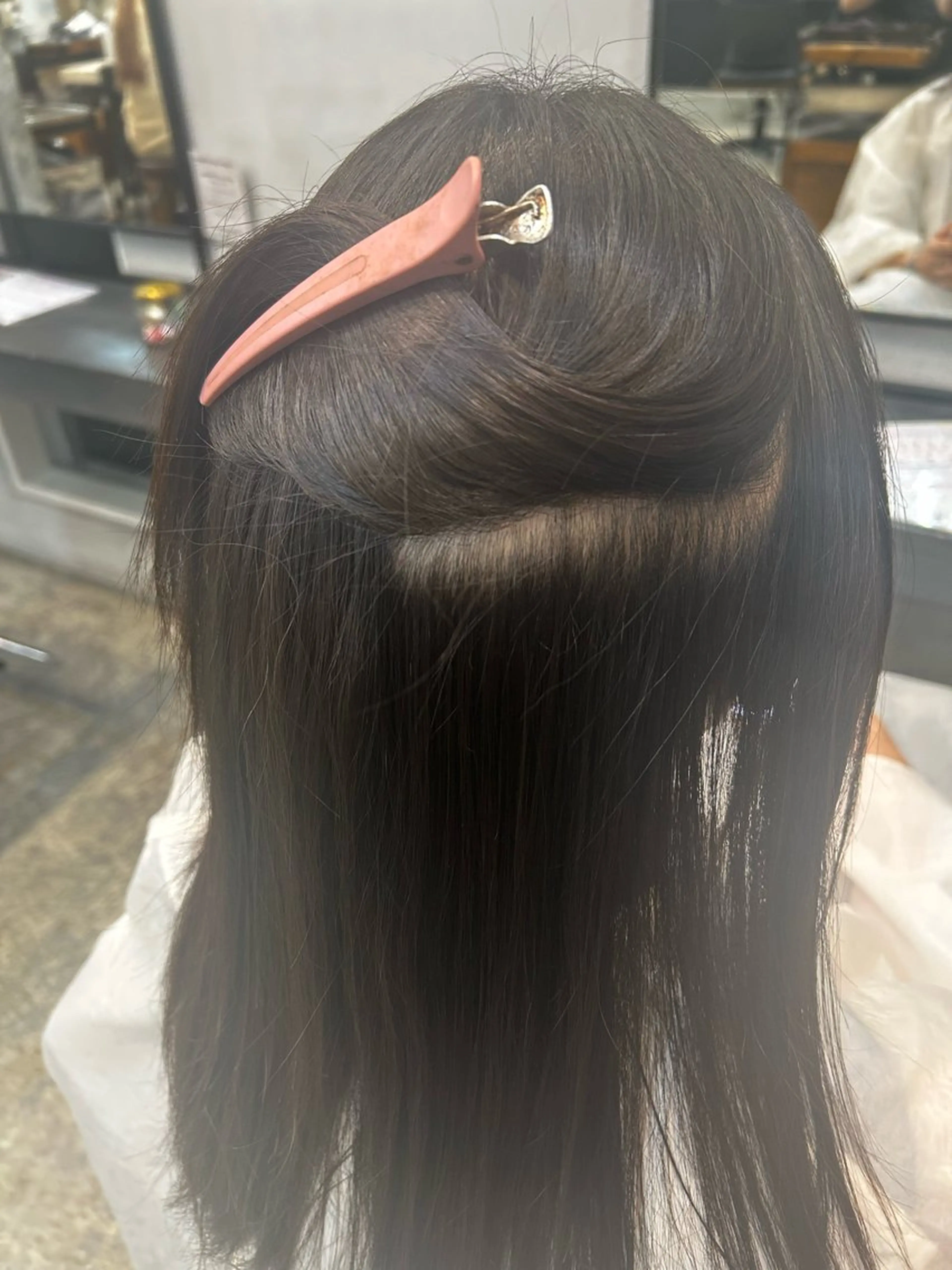 セミロング 小森田 果怜 カラー、縮毛矯正のヘアスタイル