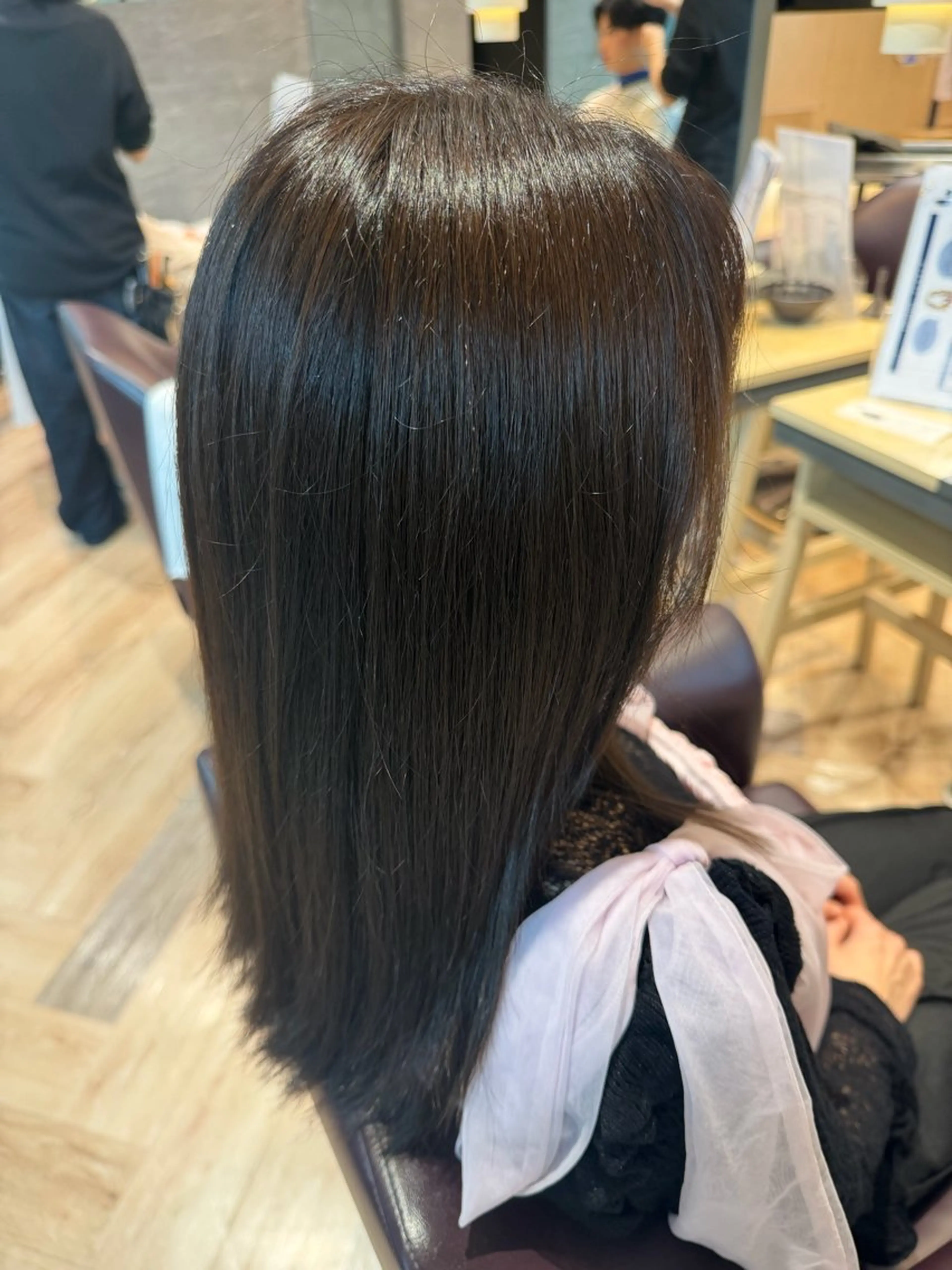 セミロング アッシュ 中村 優奈のヘアスタイル