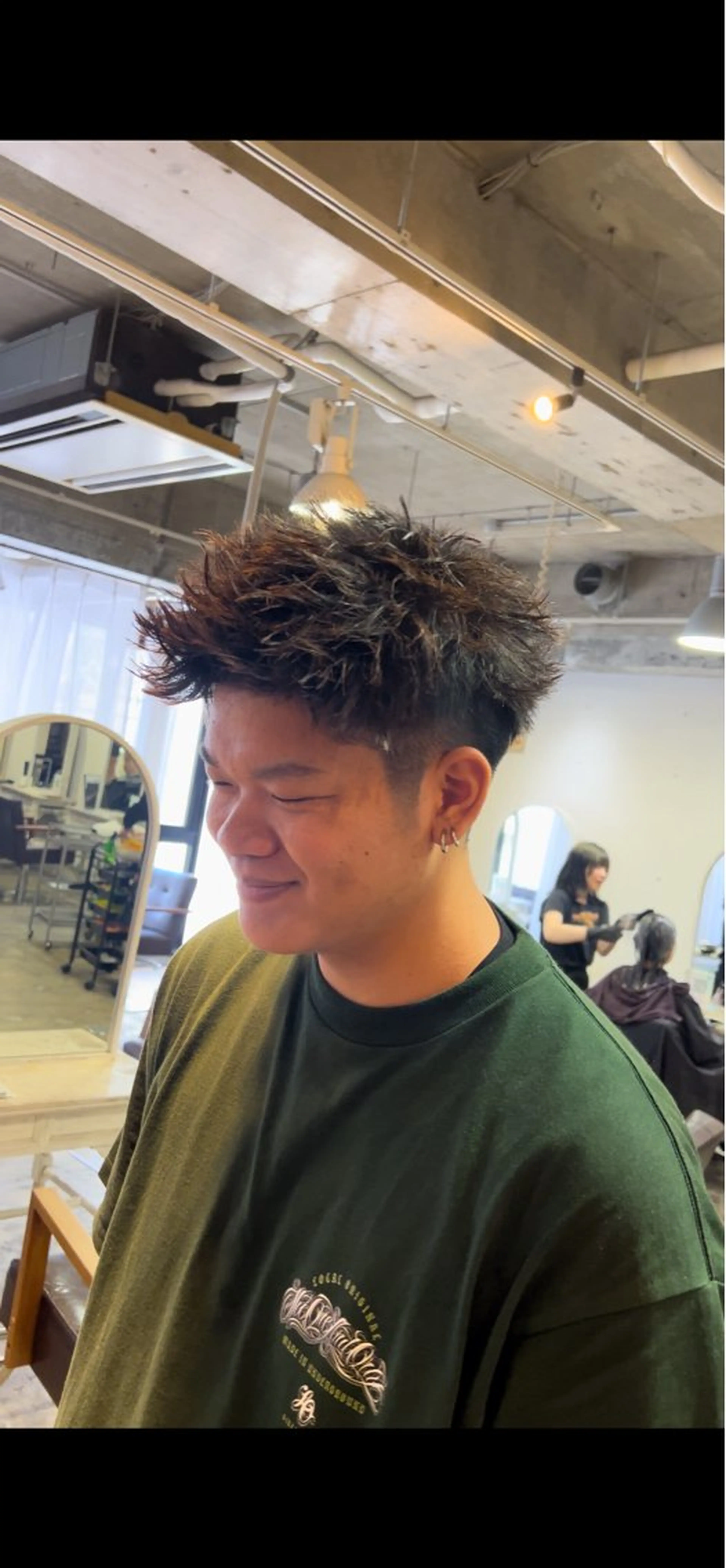 メンズ モヒカン スパイキーショート 湖城 恵吾のヘアスタイル