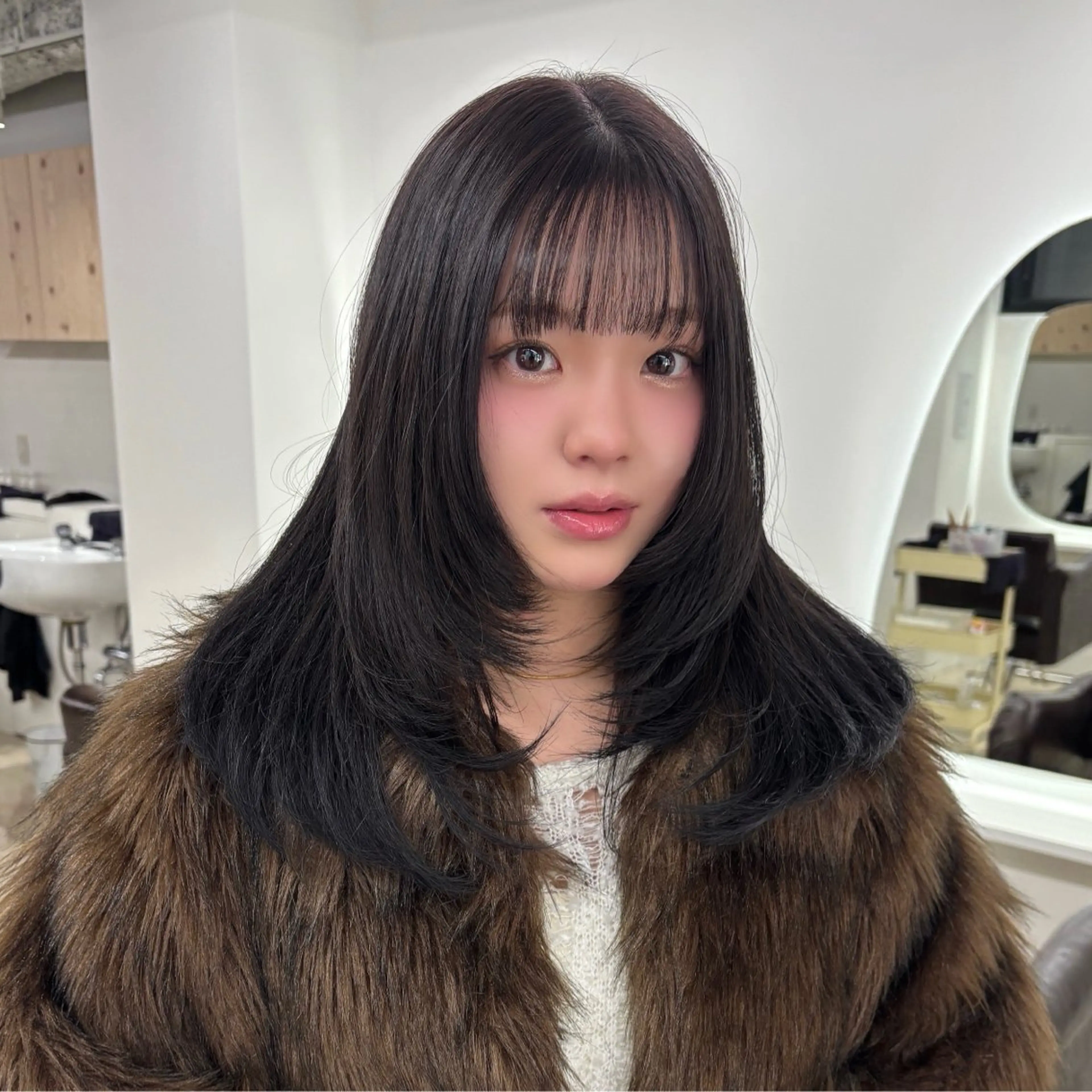 ミディアム カラー カット ヘアカラー トリートメント 韓国ヘア/髪質改善/ レイヤー/ブラウンのヘアスタイル