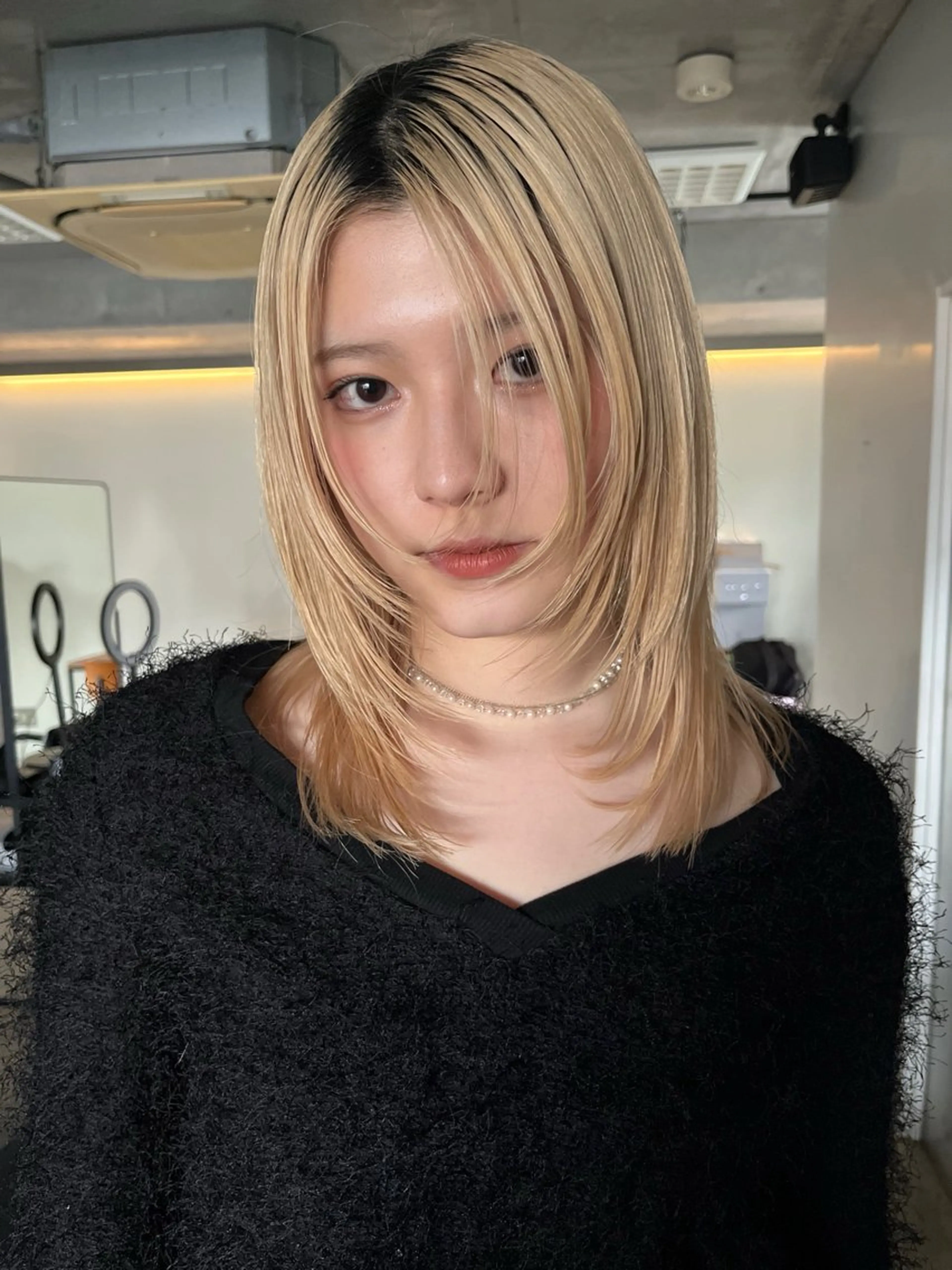 ミディアム ミディアムレイヤー アッシュ オレンジブラウン 顔まわりレイヤー ハッシュカット カット レイヤーカット\ウル フ　chinatsuのヘアスタイル