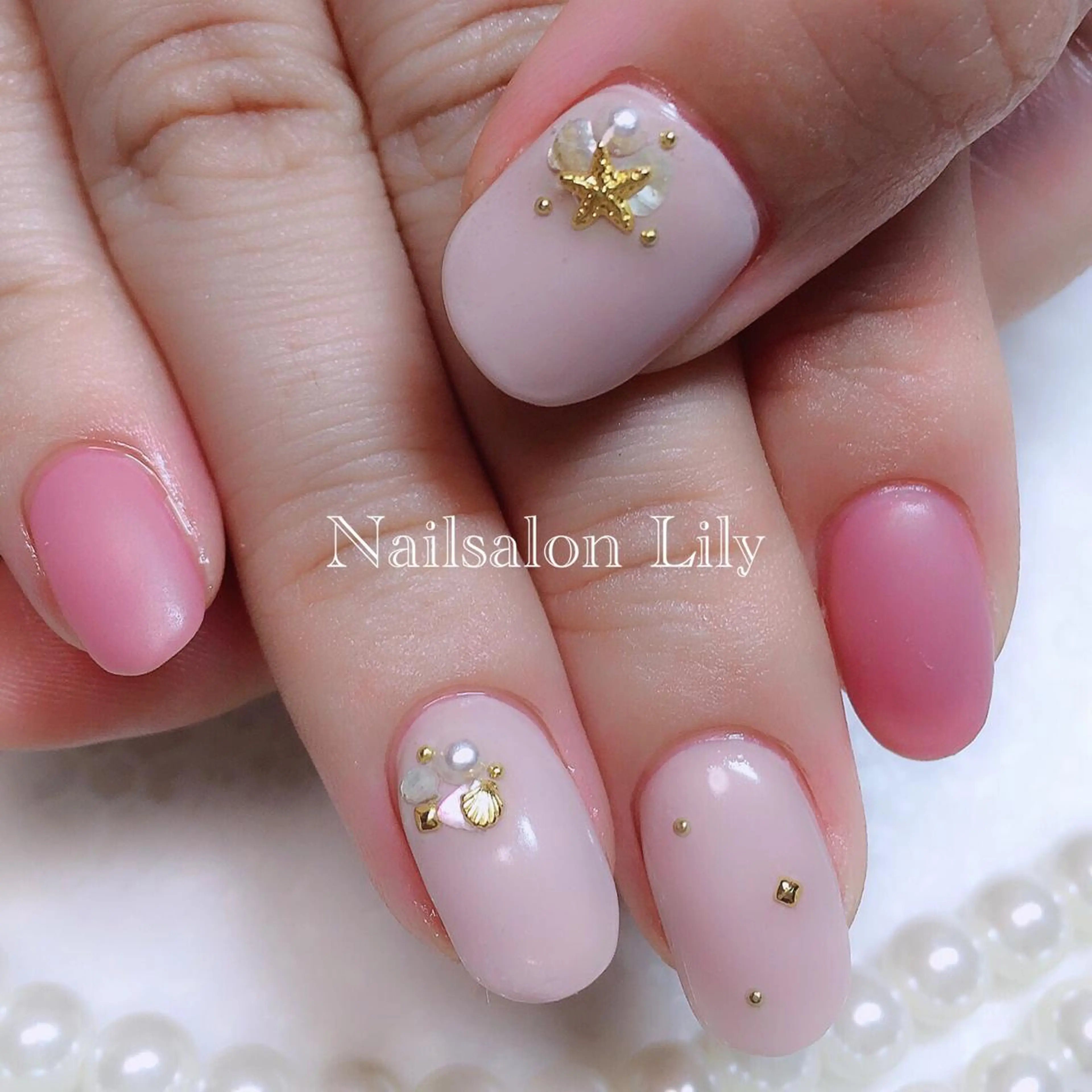ネイル オフィスネイル ピンク Lily*nail 🌻Mii🌻のネイルデザイン