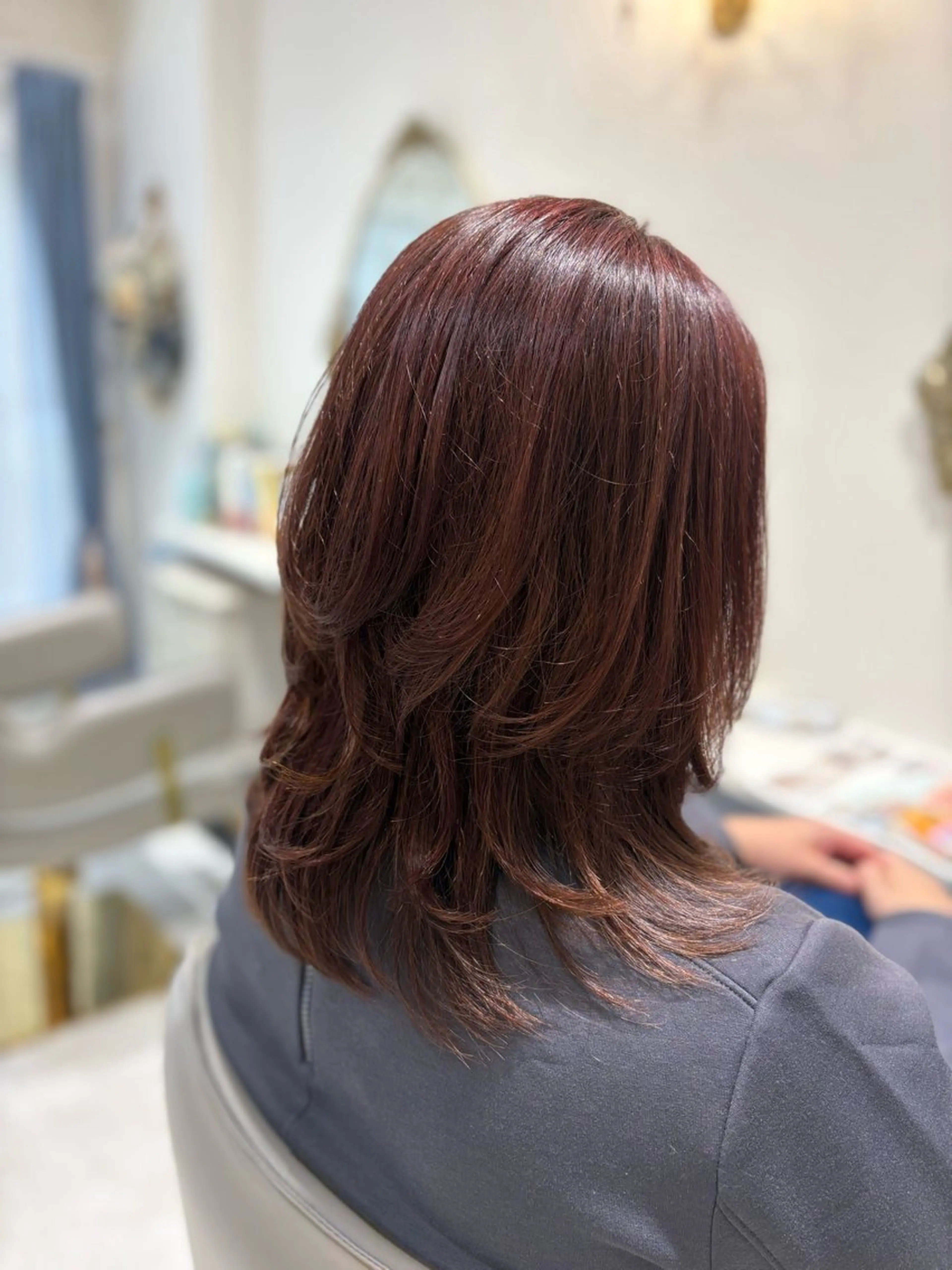 ミディアム カラー ミディアムレイヤー ボルドーカラー ピンクカラー レイヤーカット カット ヘアカラー MASUMI／ 川西能勢口LUMIAのヘアスタイル