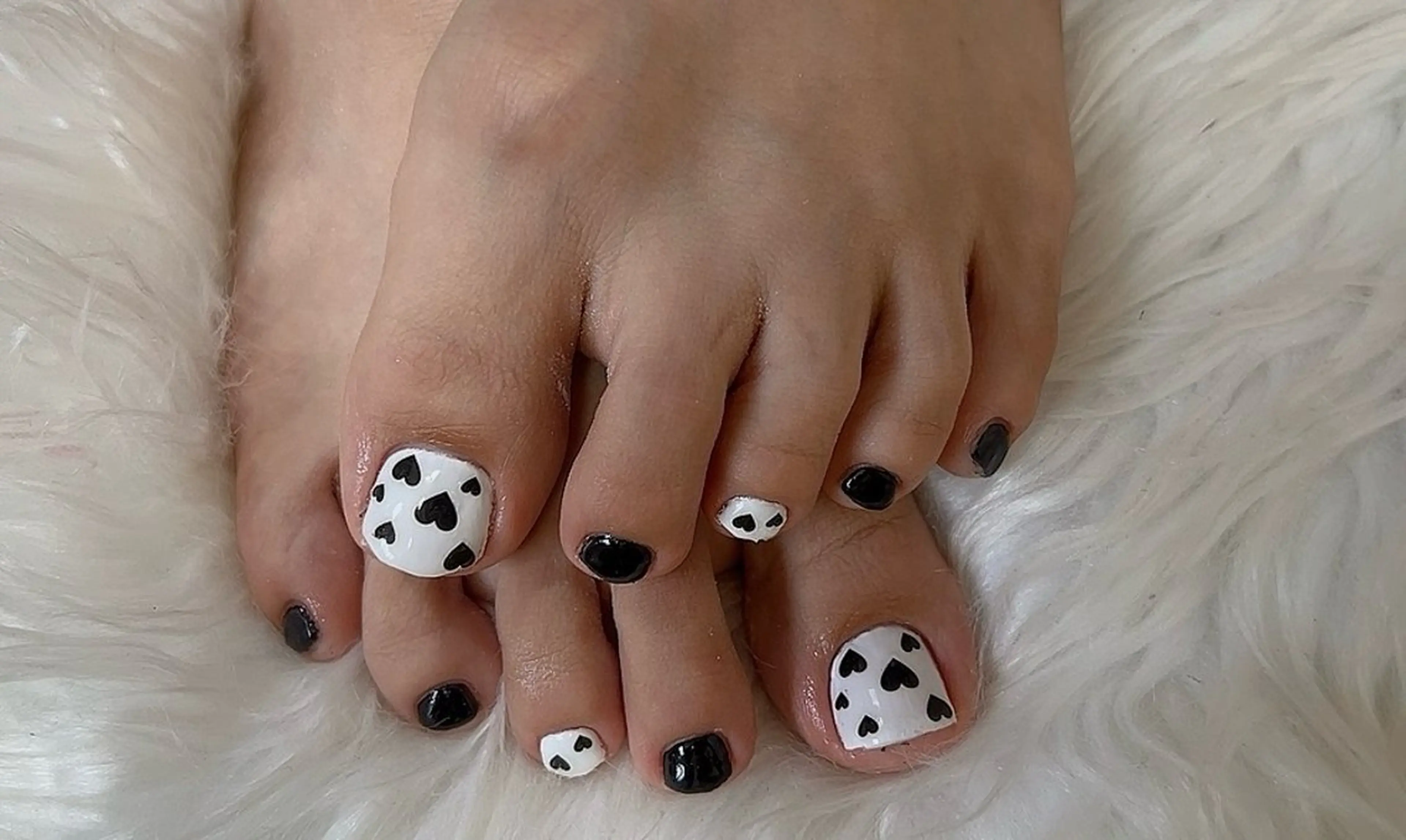 ネイル ハート フットネイル Ruana Nailのネイルデザイン