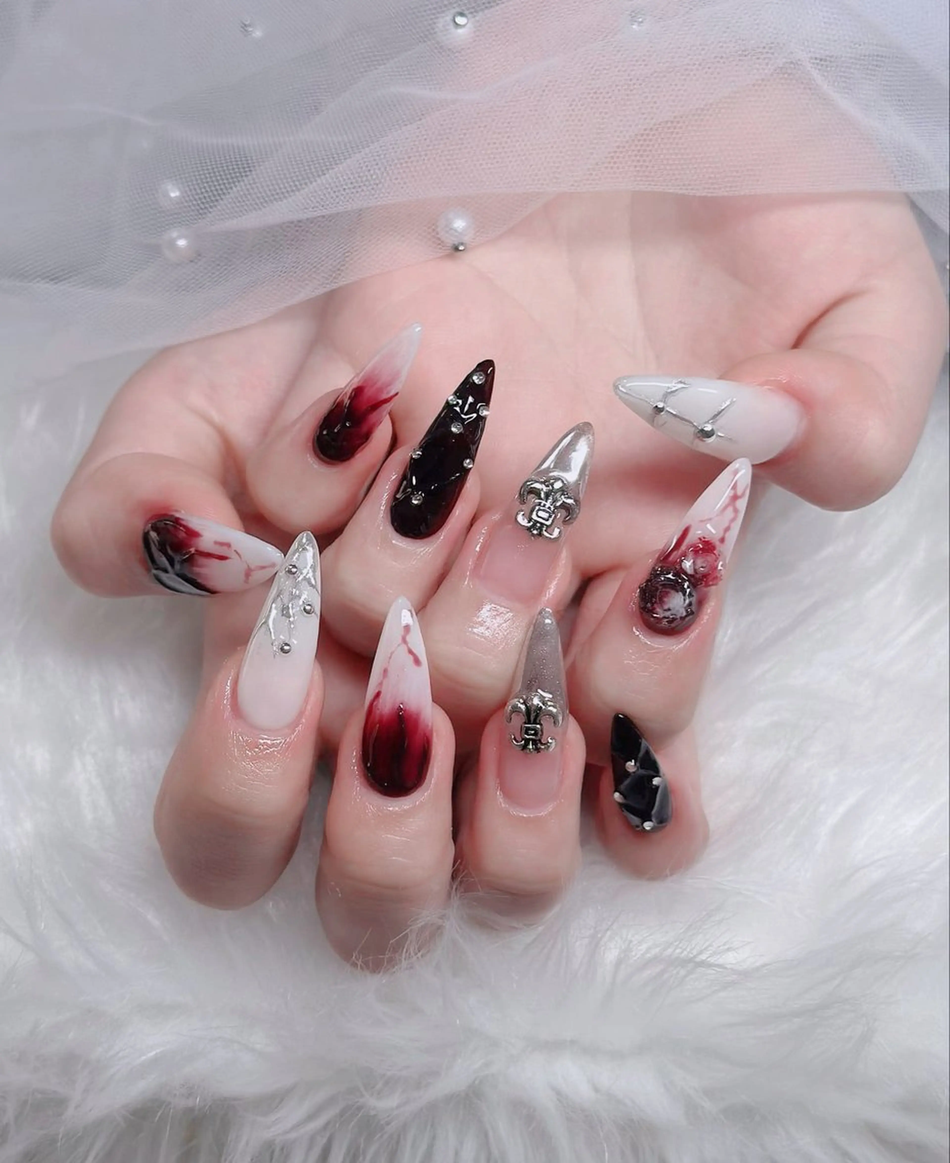 ネイル オーロラネイル フレンチネイル ジェルネイル ハロウィン キラキラネイル ハンドネイル H.baby Nail Salonのネイルデザイン