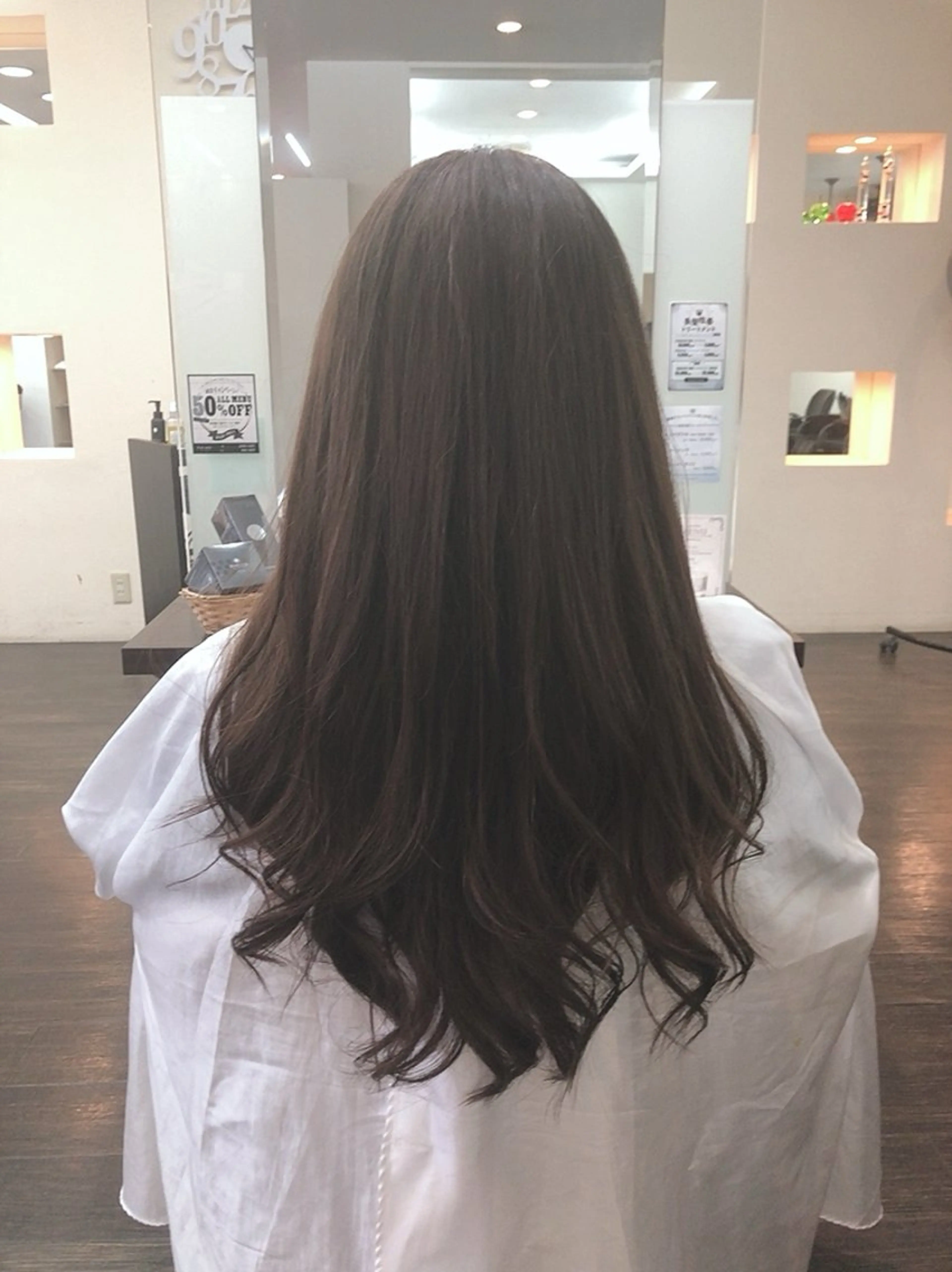 ロング 顔まわりレイヤー 顔周りカット レイヤーカット 坂田 龍哉のヘアスタイル