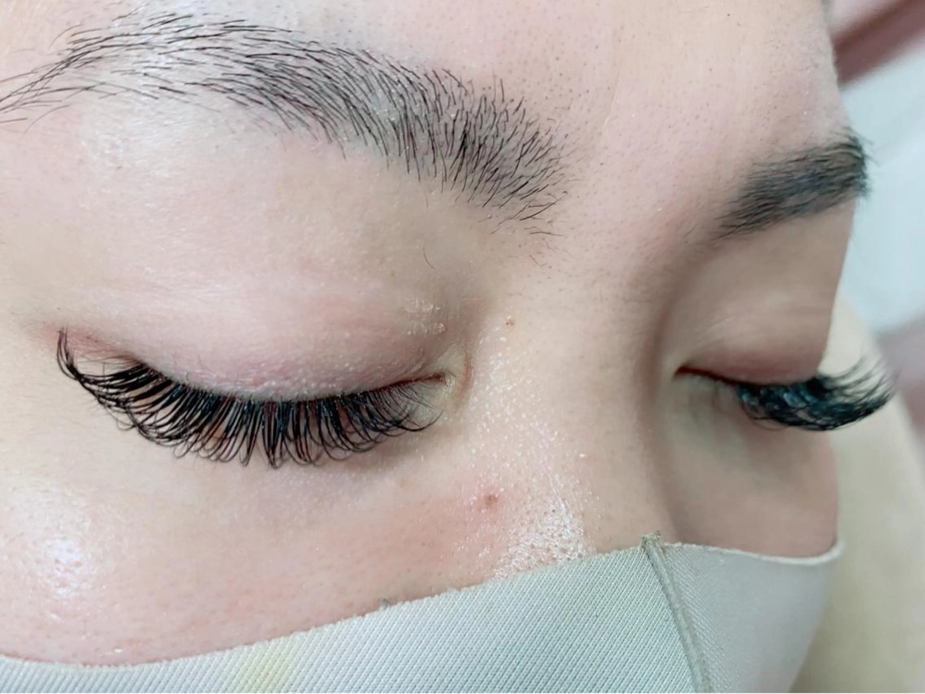 ロング マツエク・マツパ アイブロウ 付け放題 Cカール ゴージャス セーブル Lily所属・Lily 【yurie】のマツエク・マツパデザイン