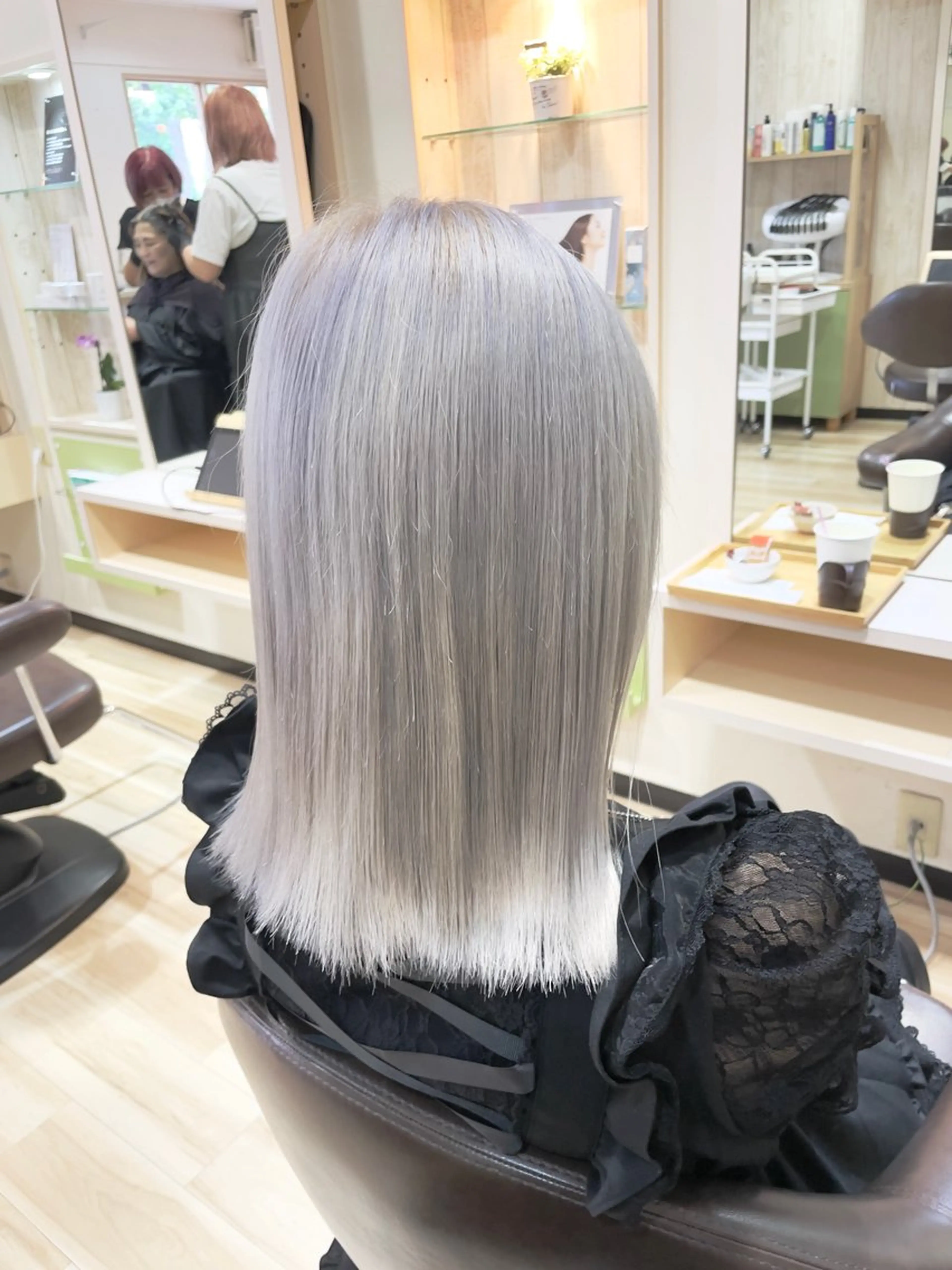 ミディアム カラー ブリーチ 🌈派手髪ハイトーン 🌈鈴木亮太🌈のヘアスタイル