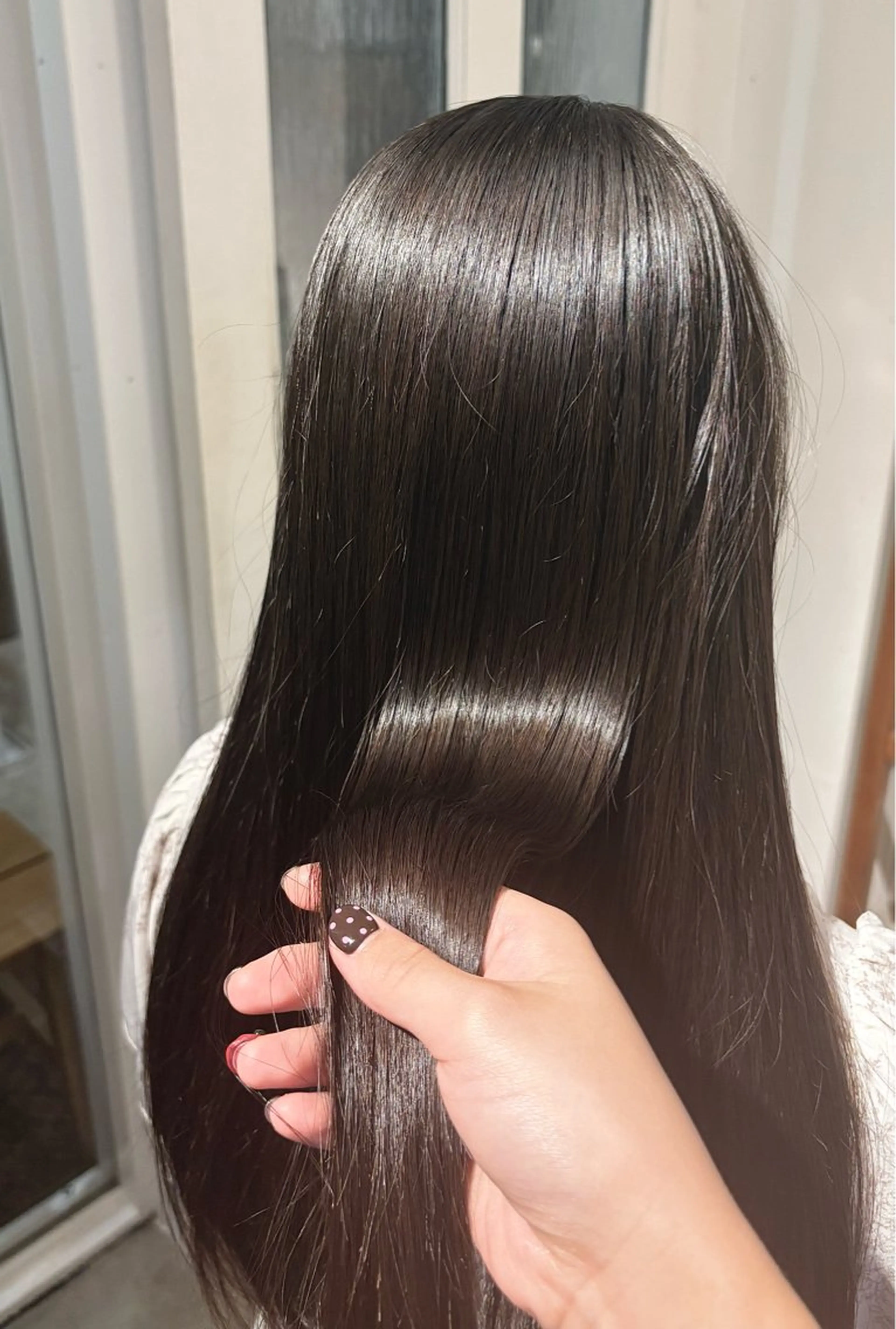 前髪カット+ケアストレート【曲がる縮毛矯正】の写真