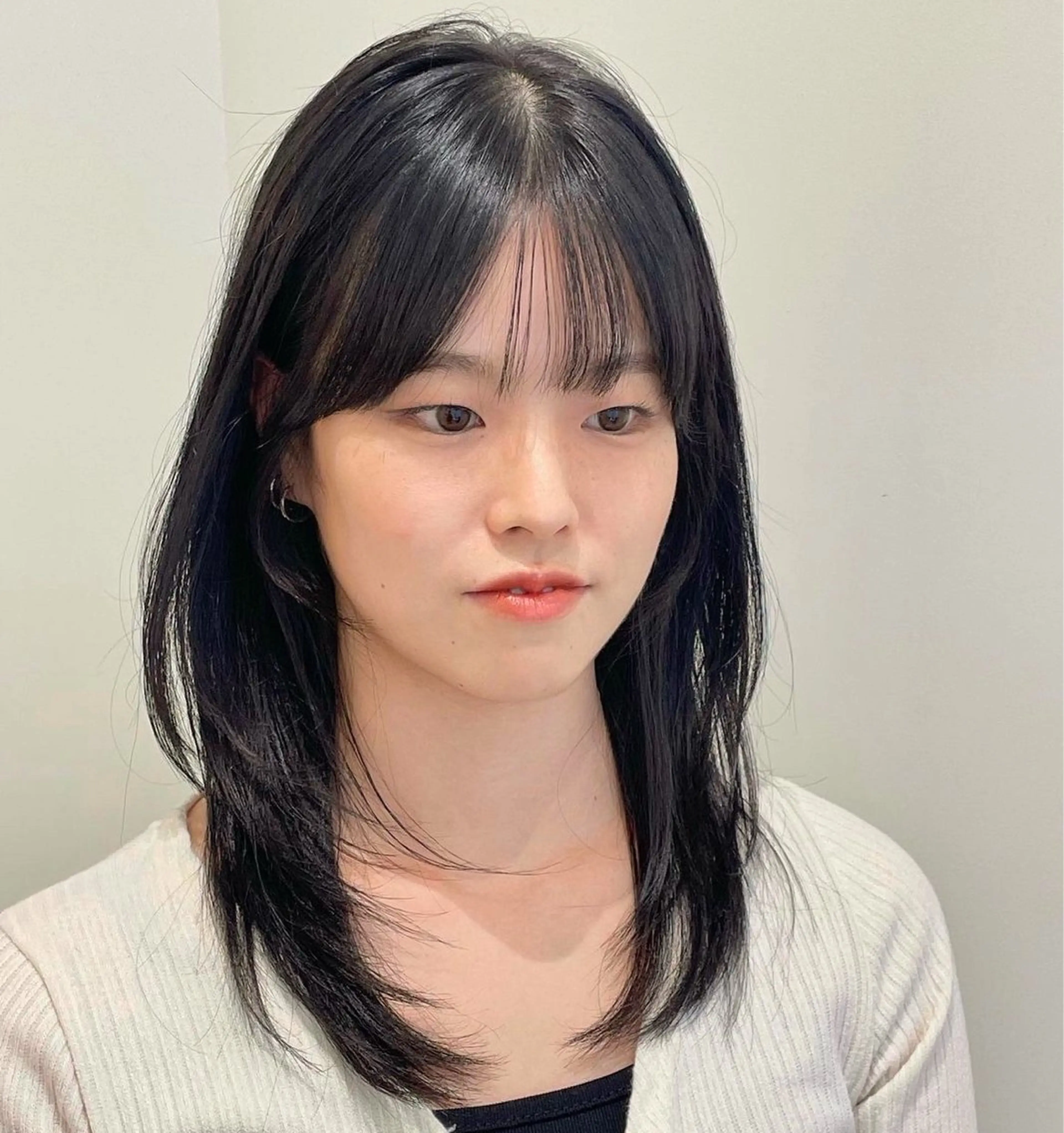 ミディアム ミディアムレイヤー ハッシュカット ハイレイヤー 韓国風ヘア レイヤーカット カット ヘアカラー トリートメント ❤︎︎韓国ヘア❤︎︎ 𝑺𝒉𝒊𝒉𝒐のヘアスタイル