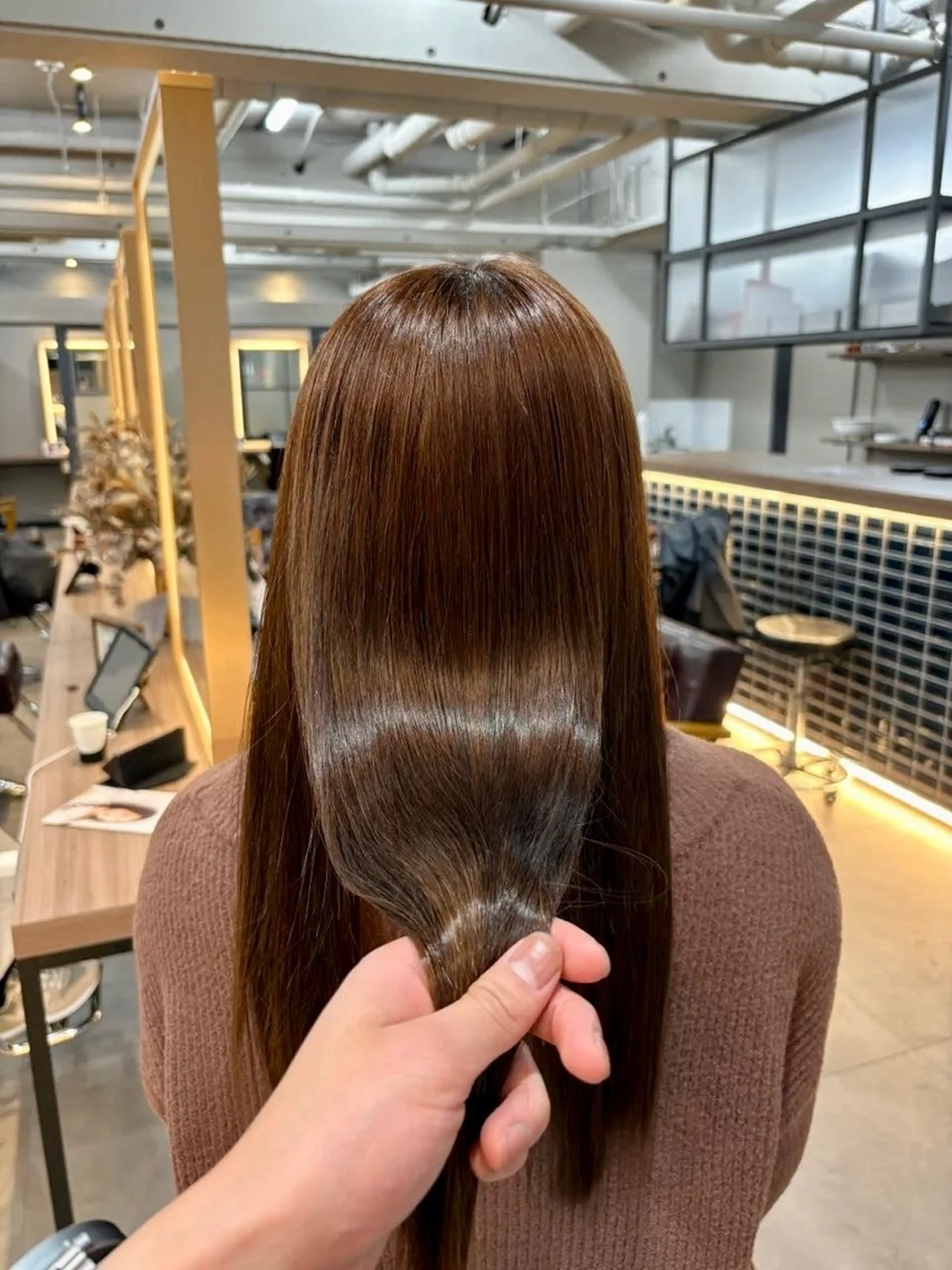 セミロング チョコレートブラウン 髪質改善 ヘアカラー 💎艶髪／美髪特化 世麗💎のヘアスタイル