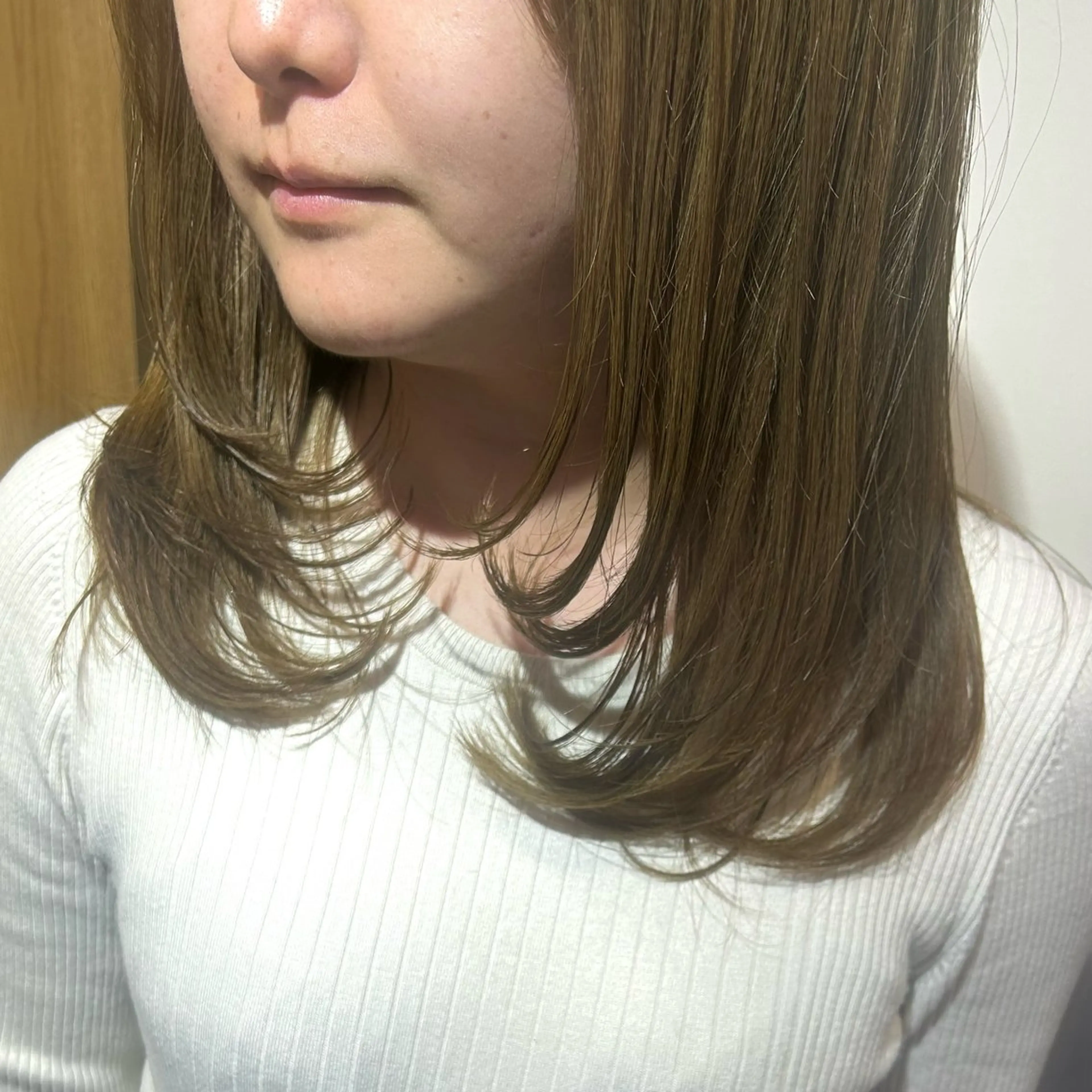 ミディアム カラー ベージュカラー ブリーチ ブラウンカラー 透明感カラー グレージュ カット ヘアカラー トリートメント ブリーチなしベージュ /ヘアセット/ミユのヘアスタイル