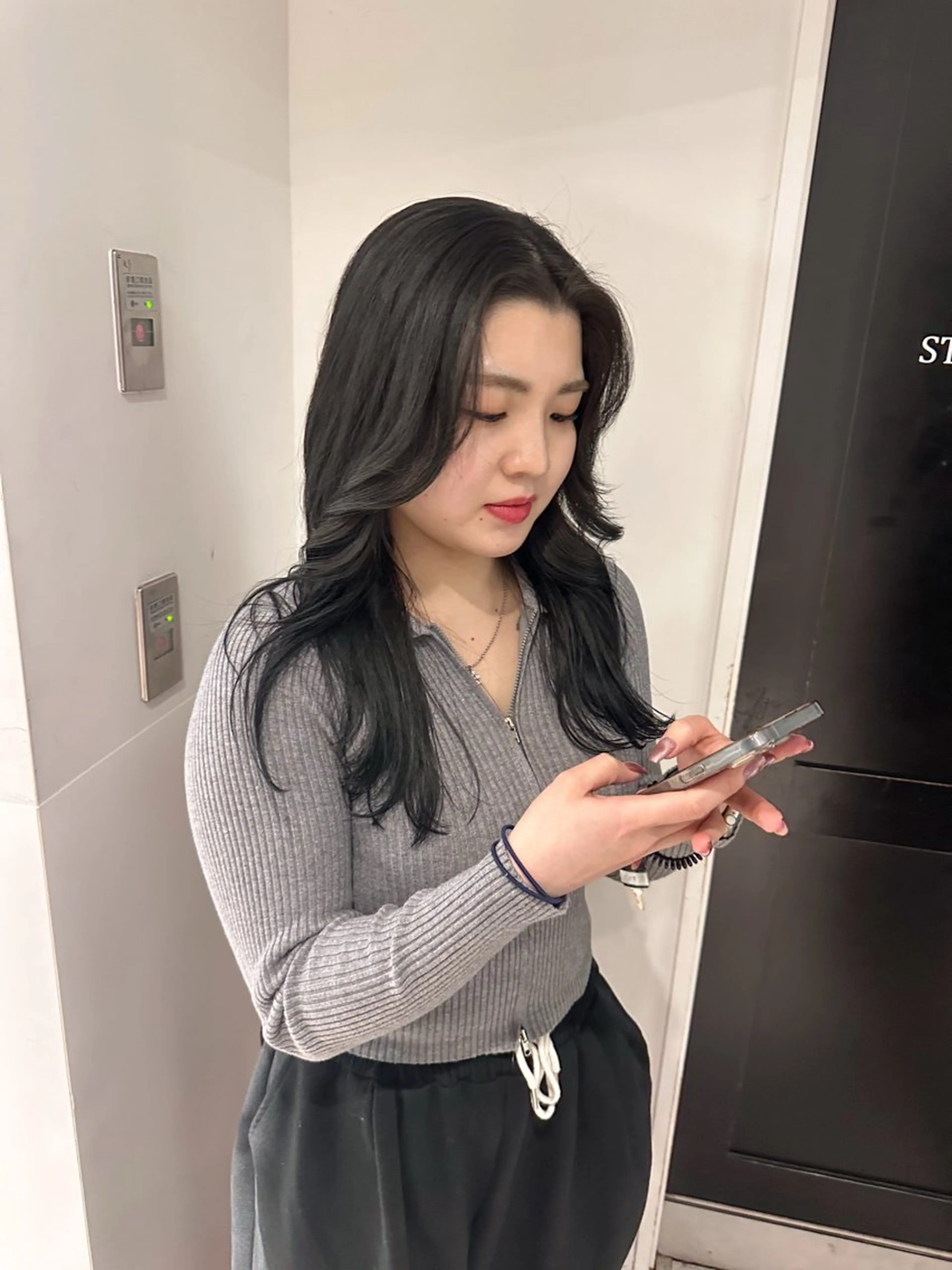 ロング カラー カット ヘアカラー トリートメント 似合わせ｜レイヤー 🪩yurikaのヘアスタイル