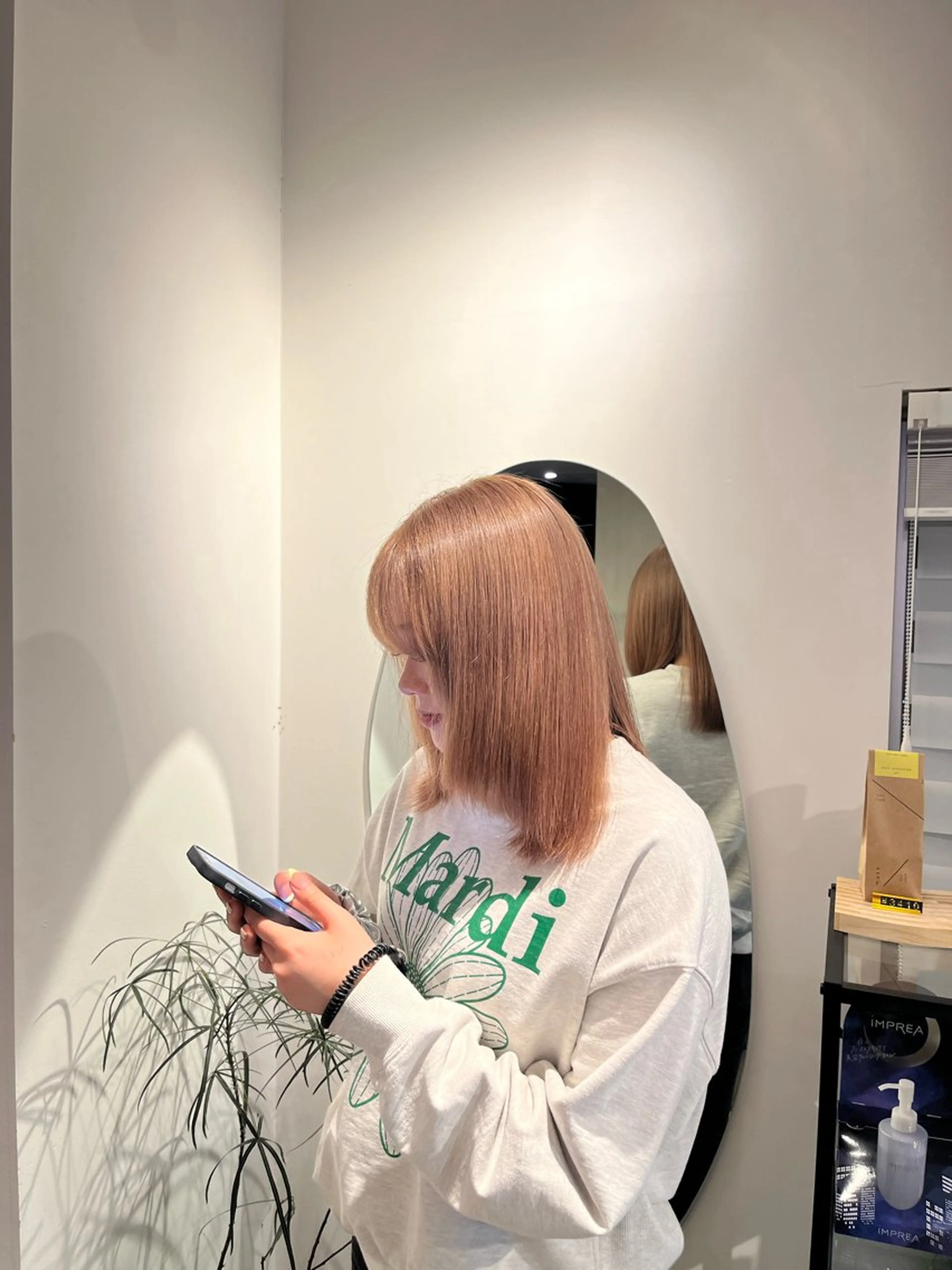 カラー ベージュカラー ブリーチ ヘアカラー 本木下朋花/髪質 改善×ダブルカラーのヘアスタイル