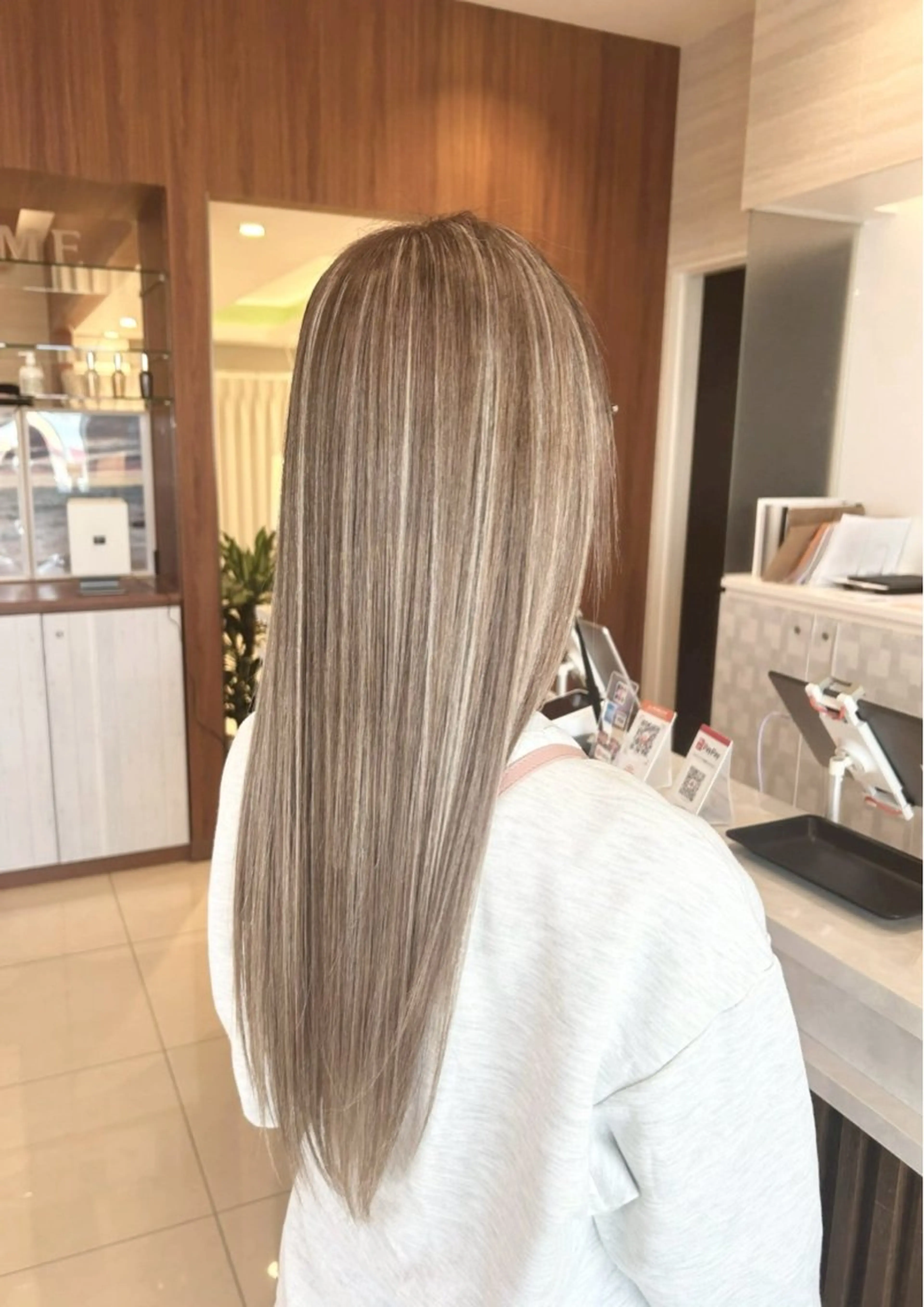 ロング カラー ハイライトカラー ハイライト 河口 勝博のヘアスタイル