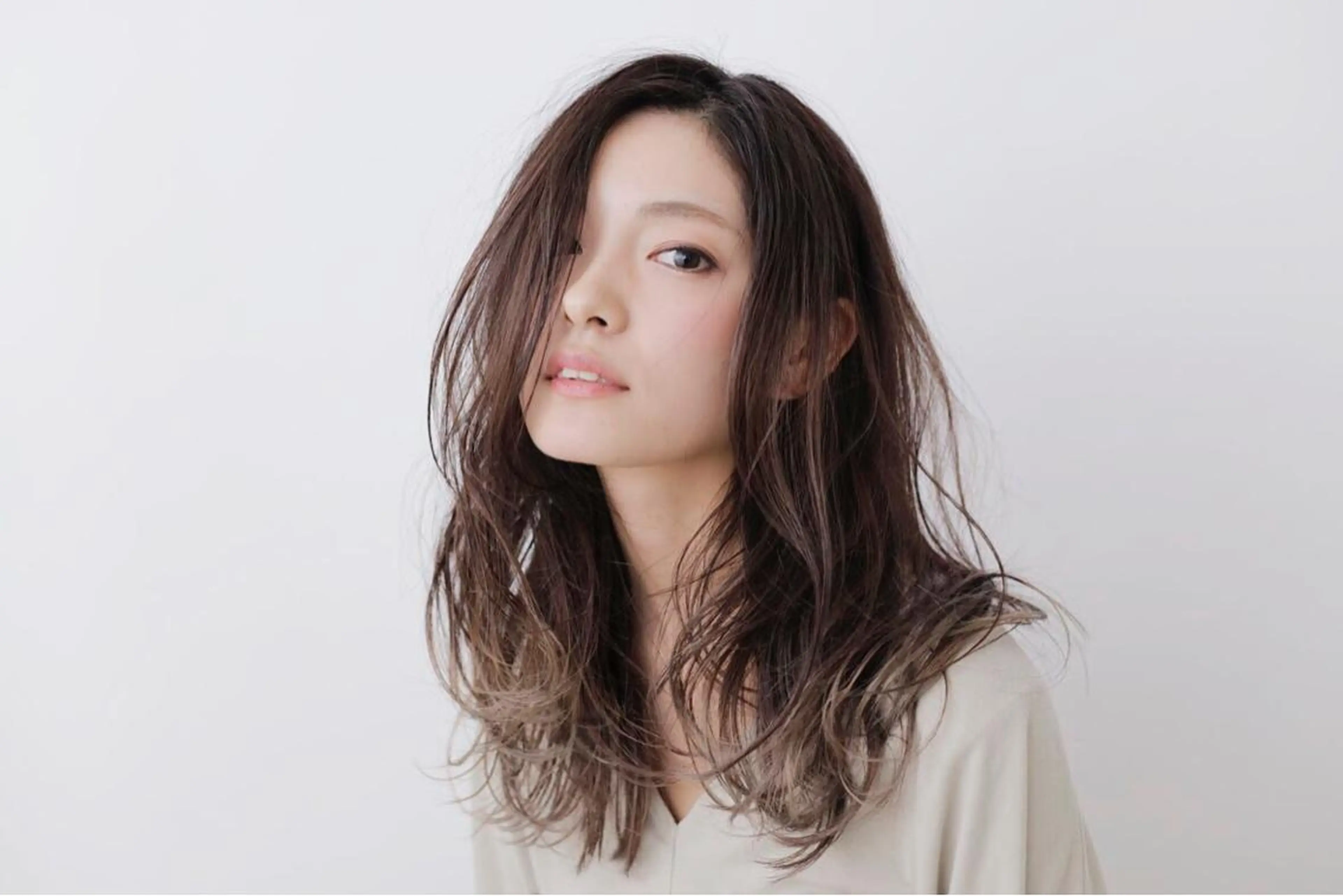 ロング カラー ヘアアレンジ バレイヤージュ レイヤーカット CoCooN minamiのヘアスタイル