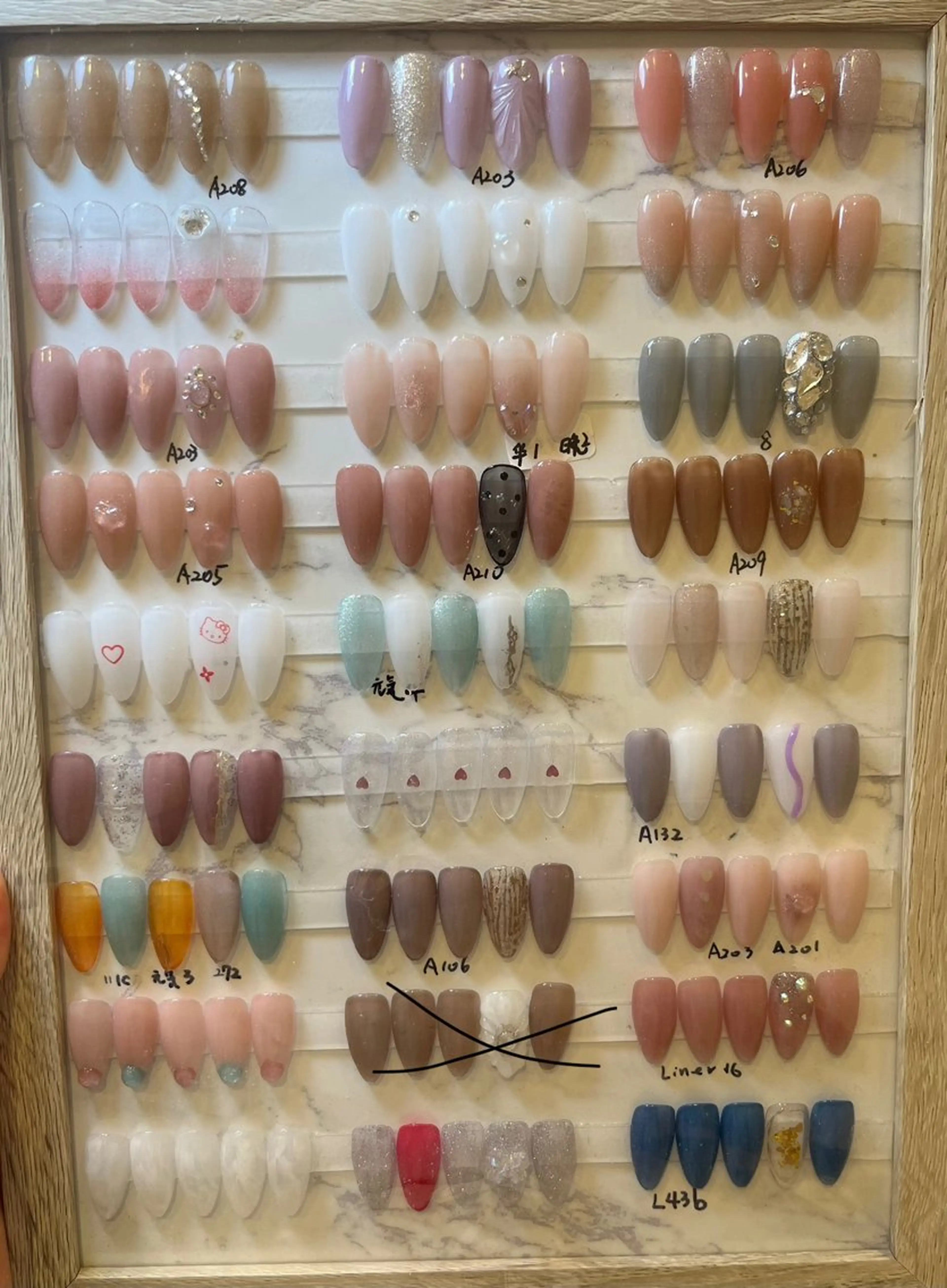 ネイル シンプルネイル ハンドネイル きらきらネイルサロン所属・池田 もえのネイルデザイン