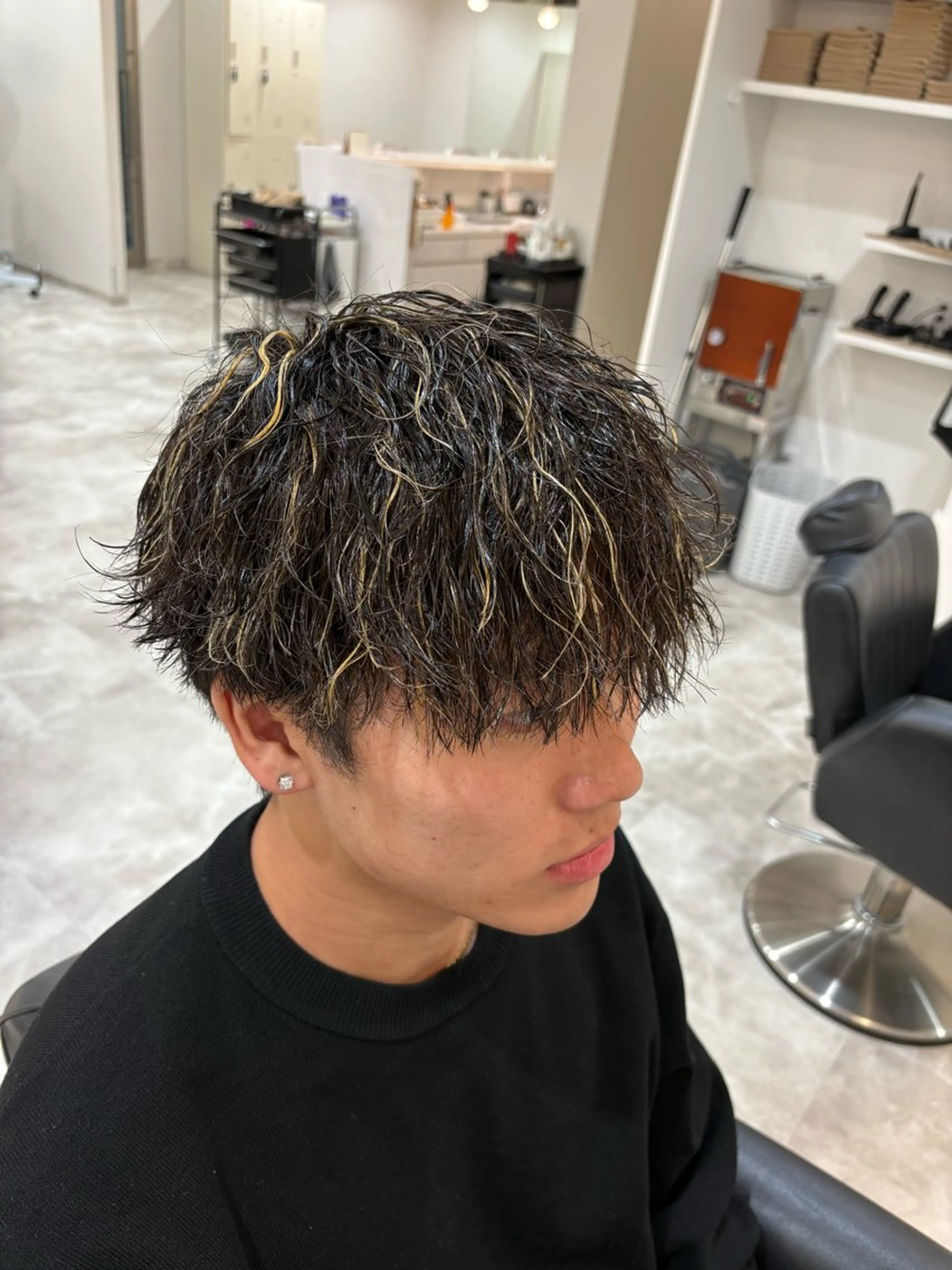 ショート パーマ メンズ メンズパーマ ツイストスパイラルパーマ スパイラルパーマ メンズ美容師/ フェザー/池戸晴也のヘアスタイル