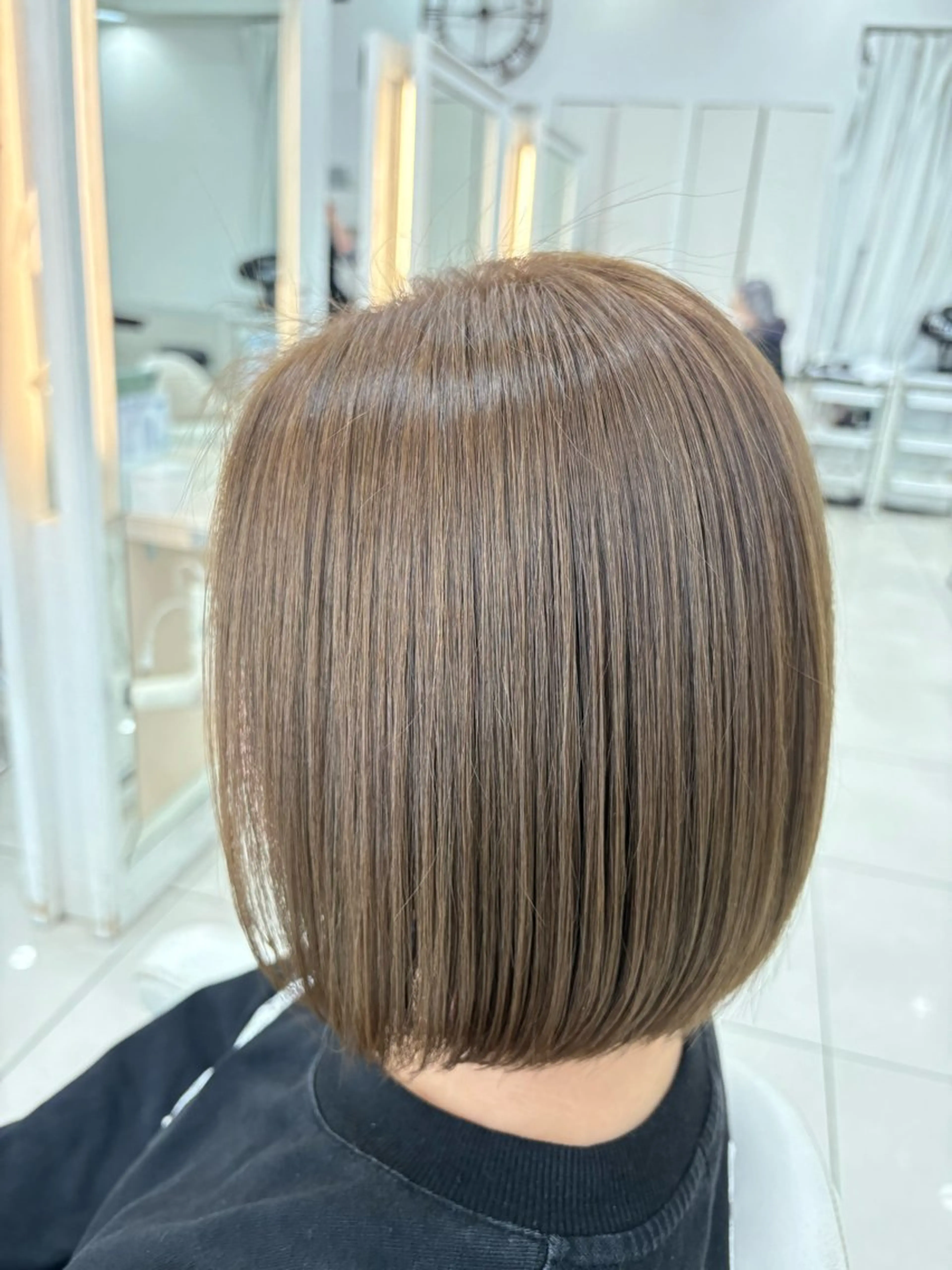 ショート カラー ショートボブ バレイヤージュ ベージュカラー ブリーチ ケアブリーチ カット ヘアカラー トリートメント 髪質改善/艶カラー/ メンズパーマ/鈴木のヘアスタイル